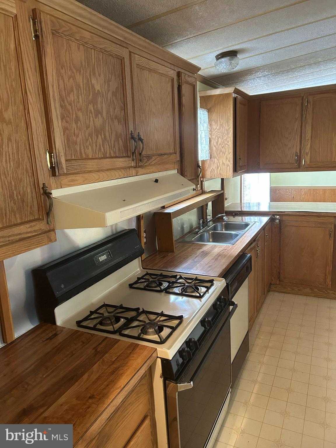 751 Willow Ln photo 14