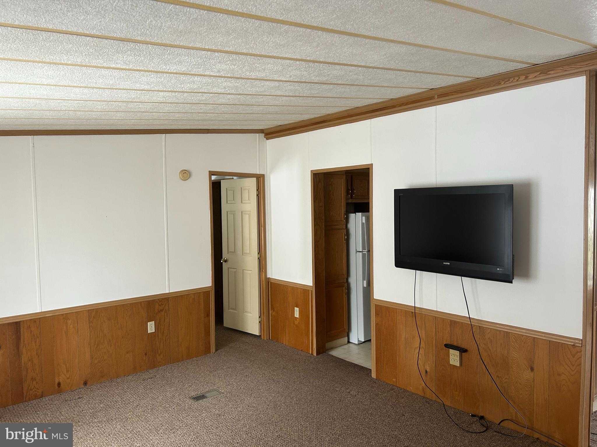 751 Willow Ln photo 6