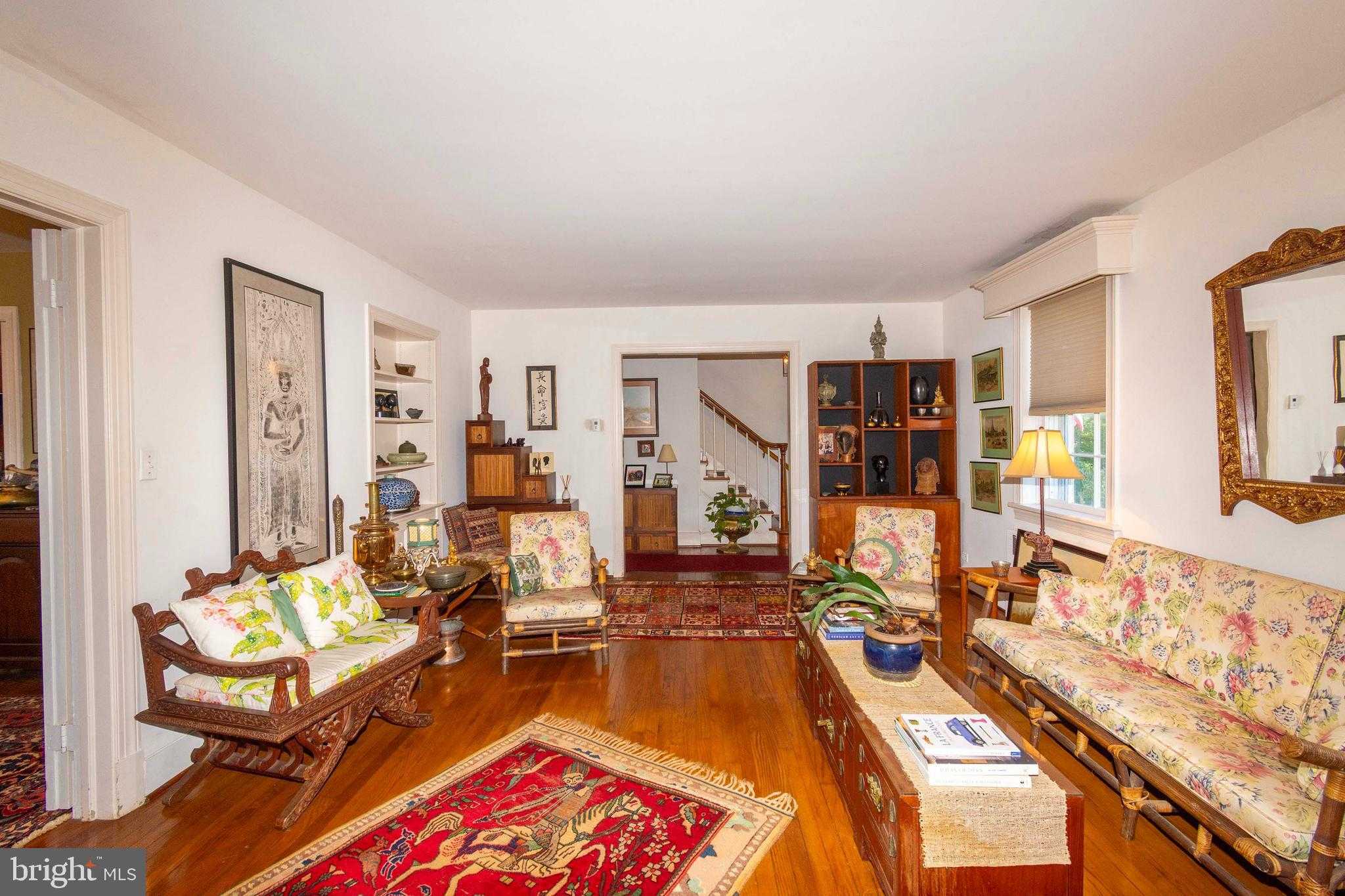 358 E Main St photo 10