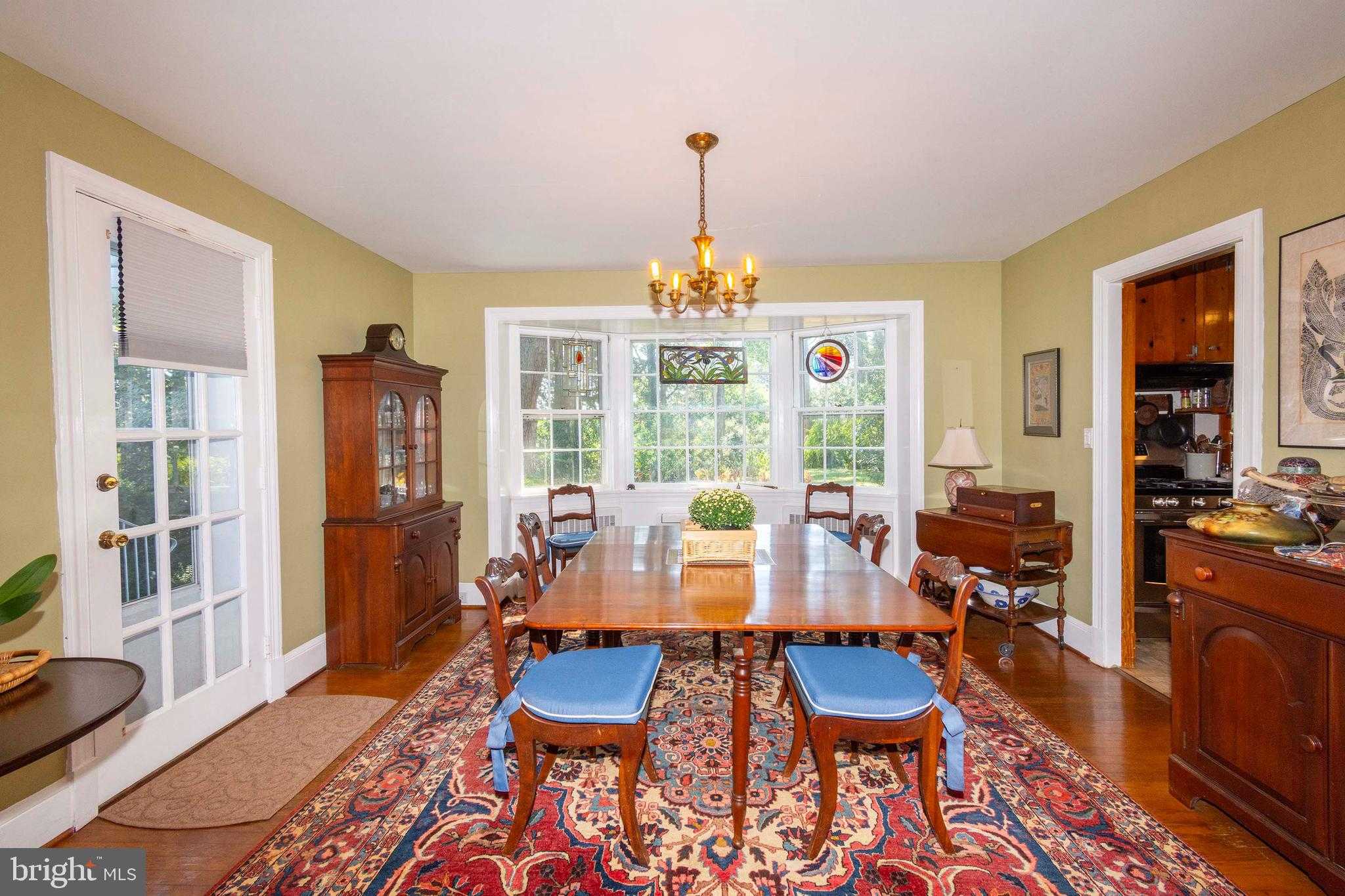 358 E Main St photo 13