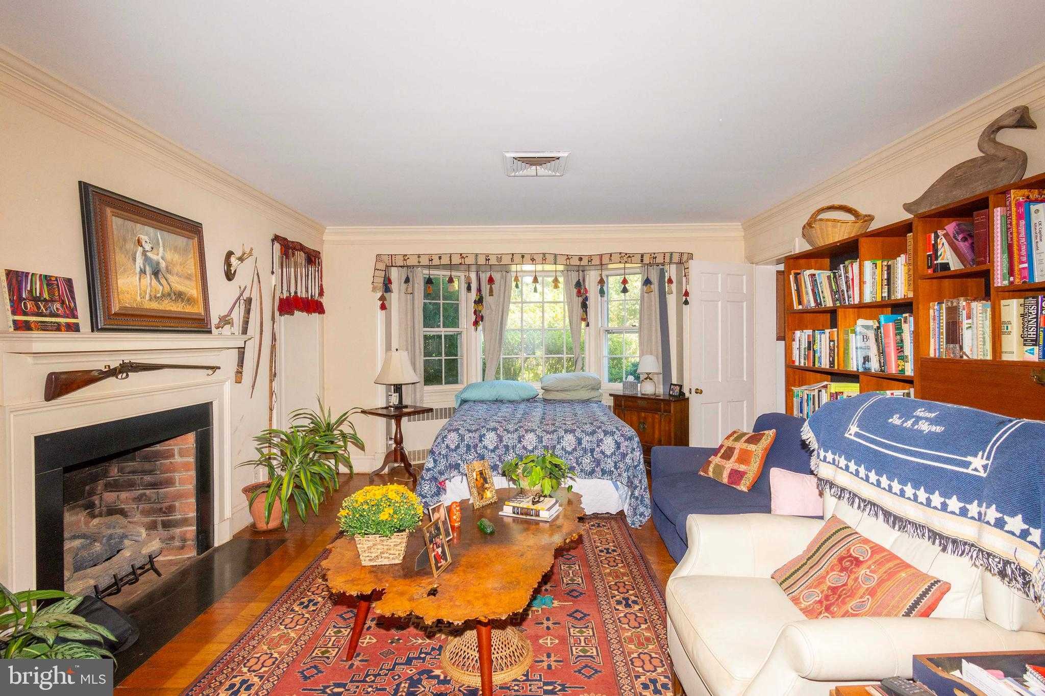 358 E Main St photo 24