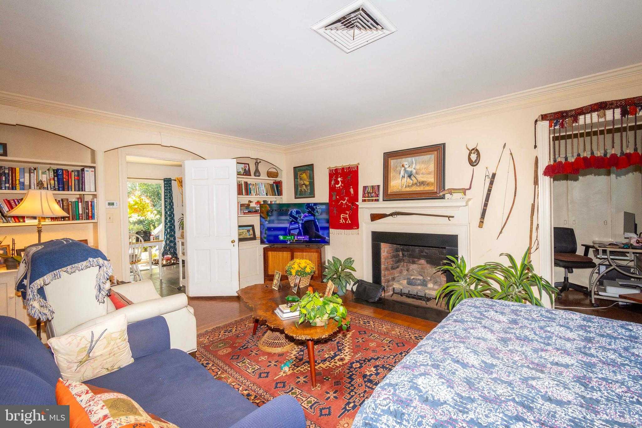 358 E Main St photo 26