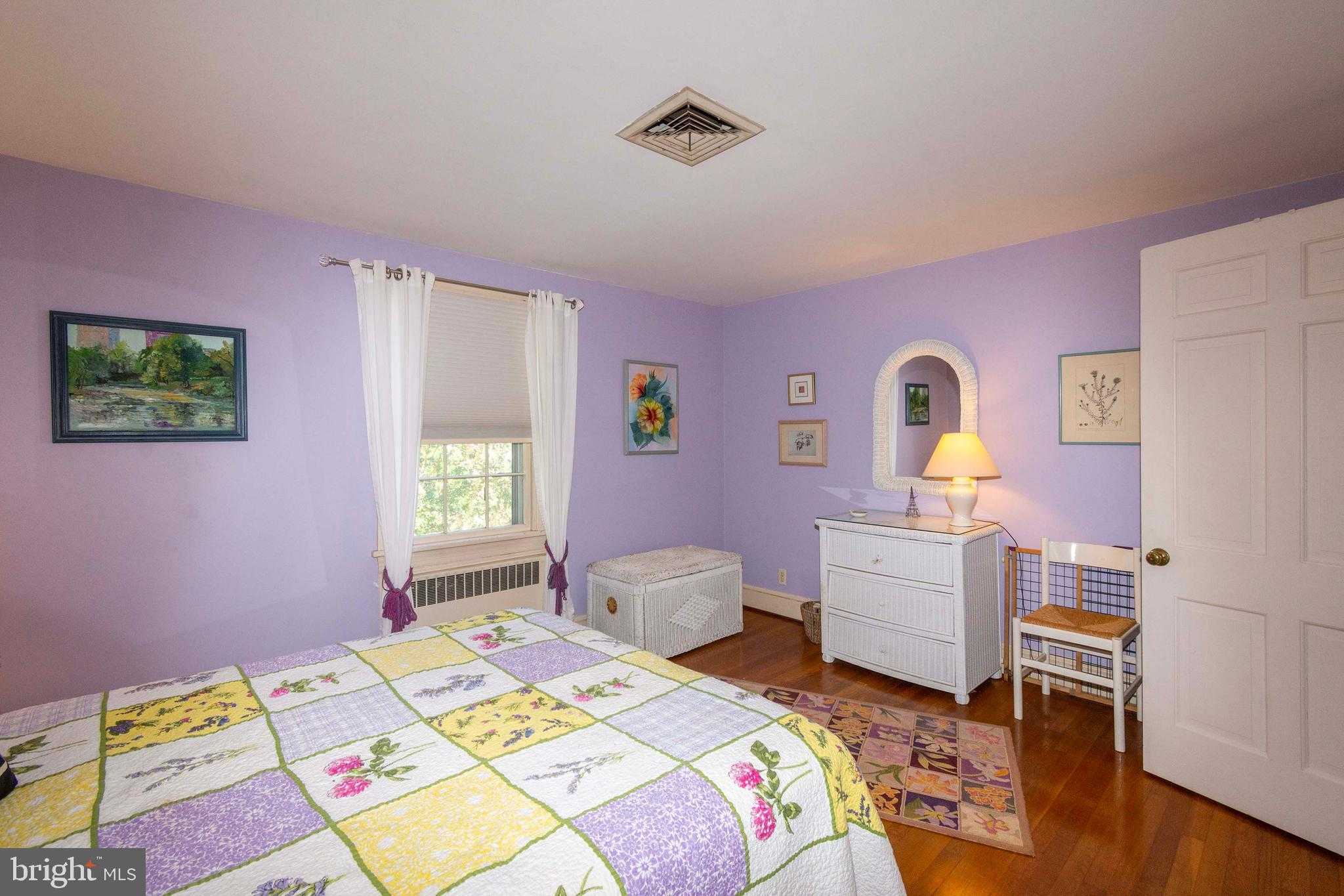 358 E Main St photo 35