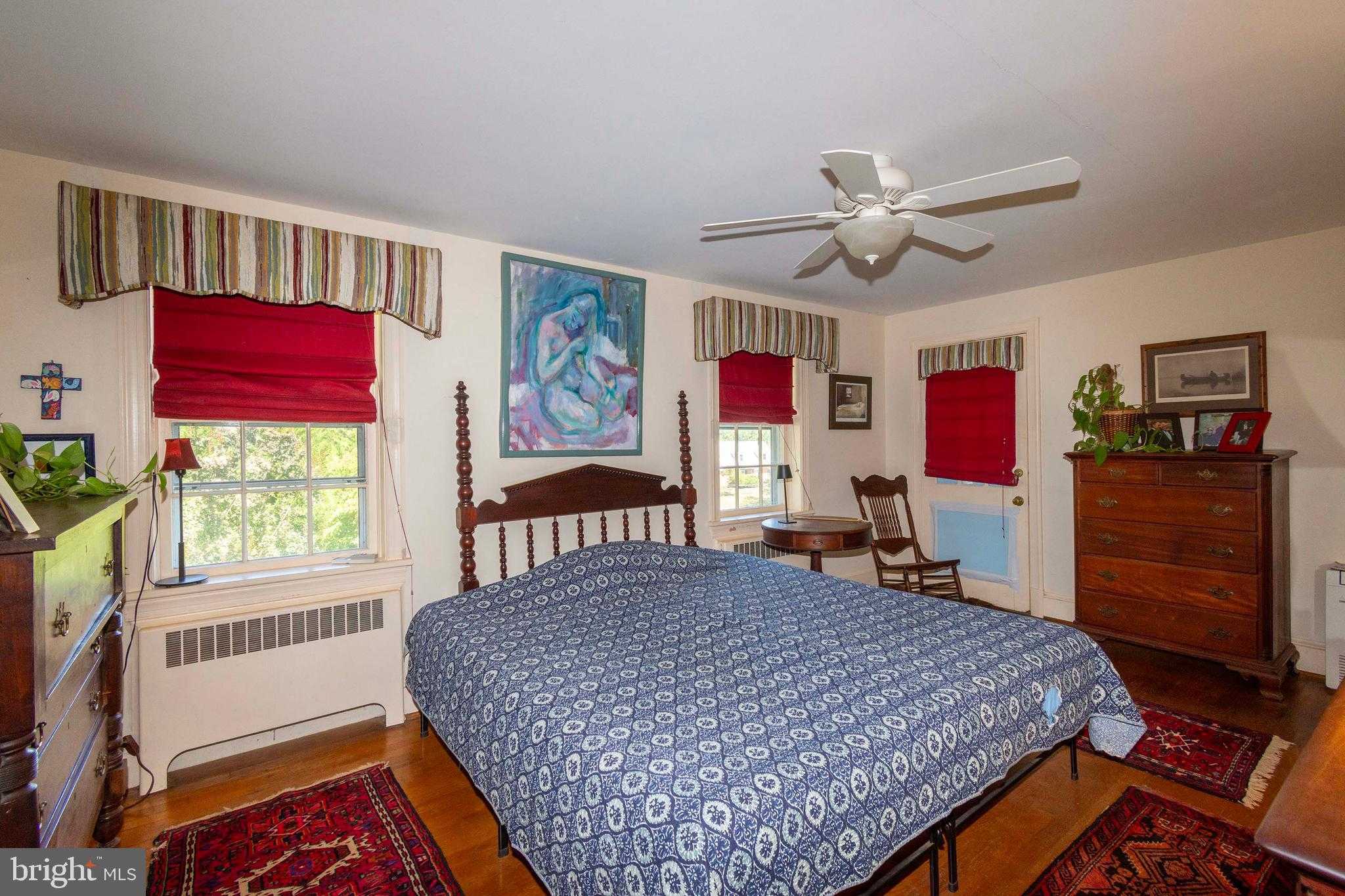 358 E Main St photo 36