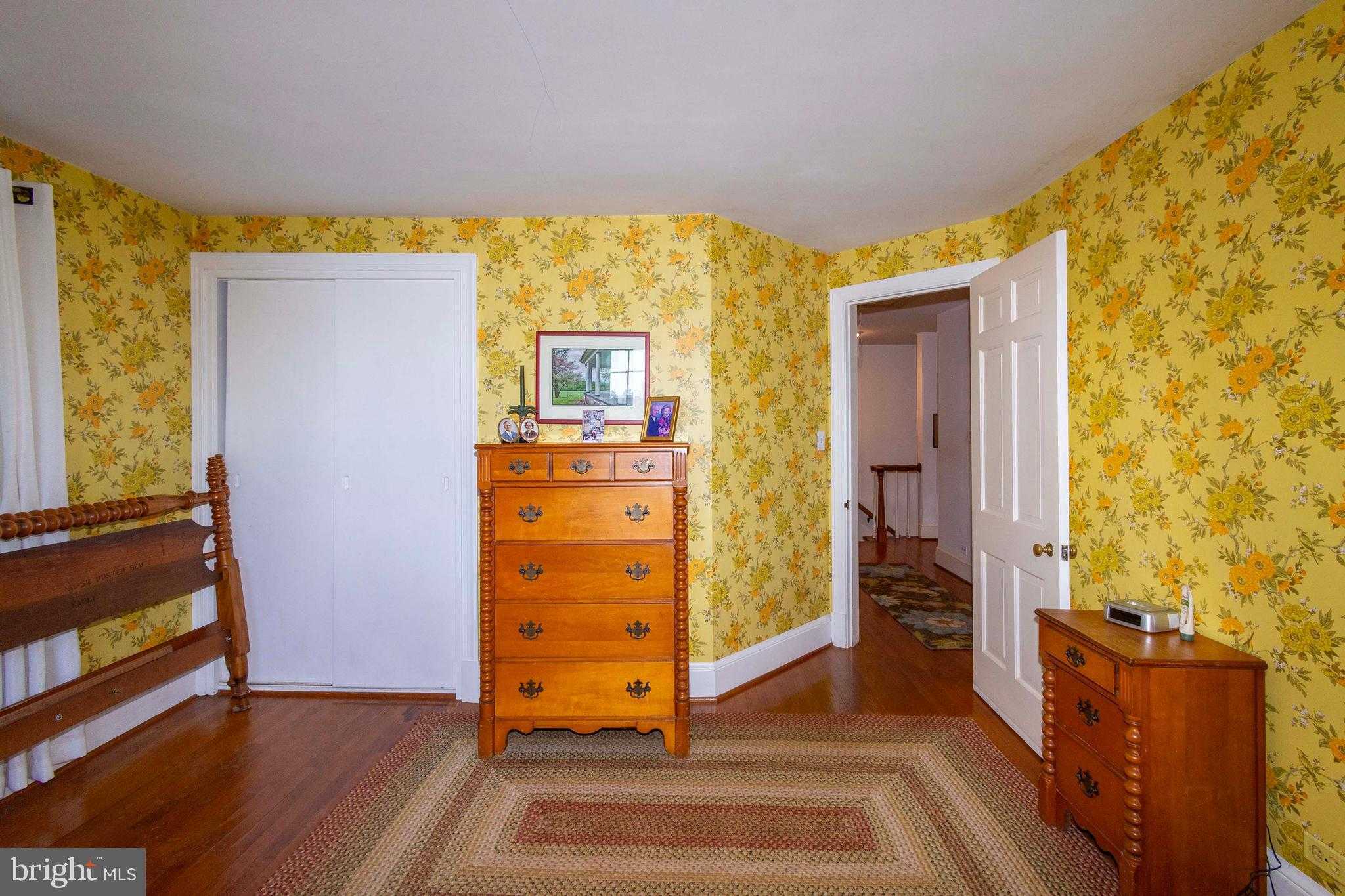 358 E Main St photo 40