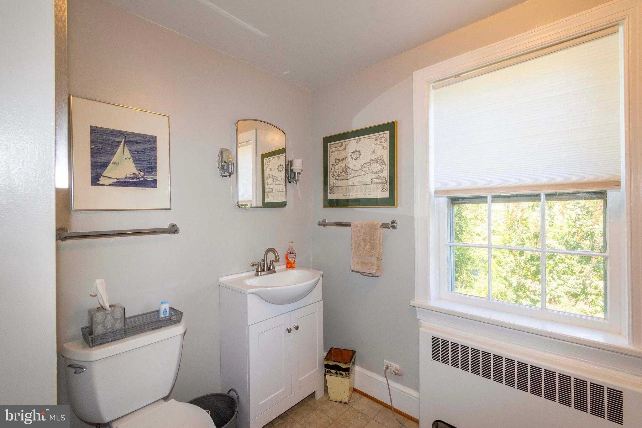 358 E Main St photo 45