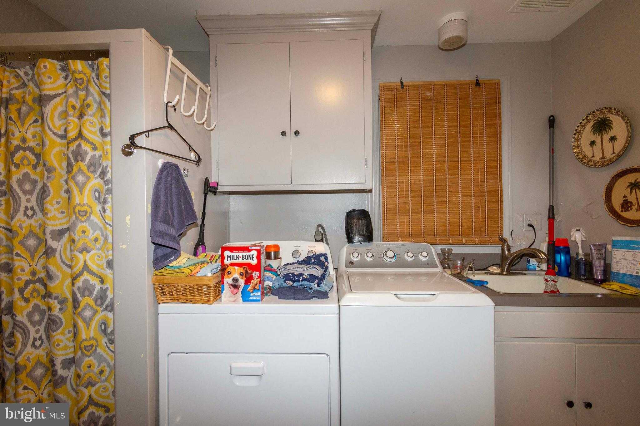 358 E Main St photo 47