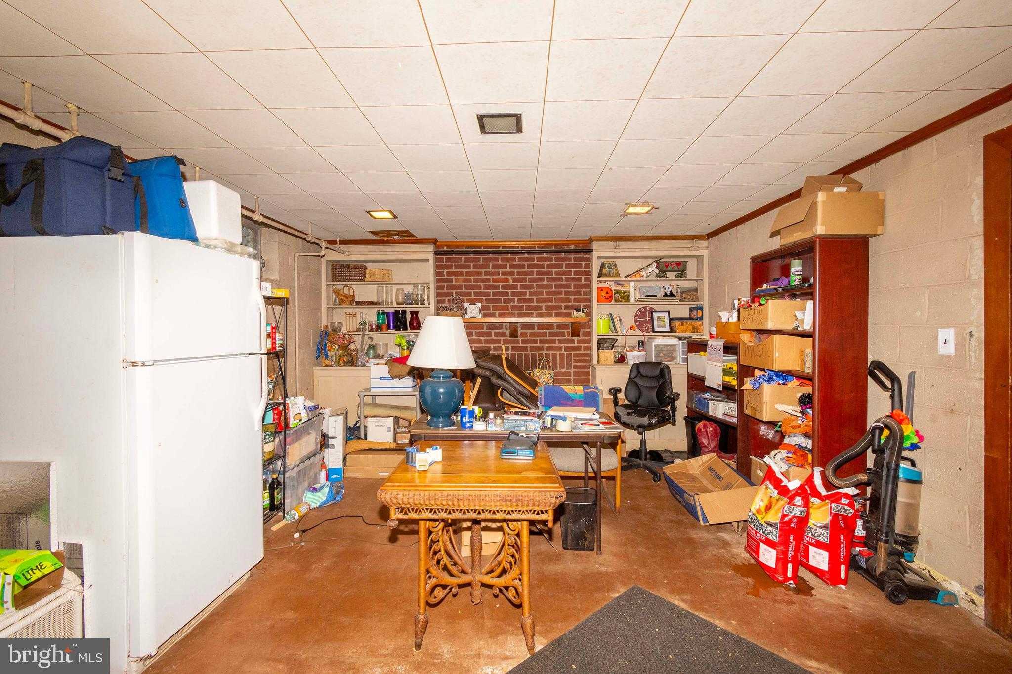 358 E Main St photo 49