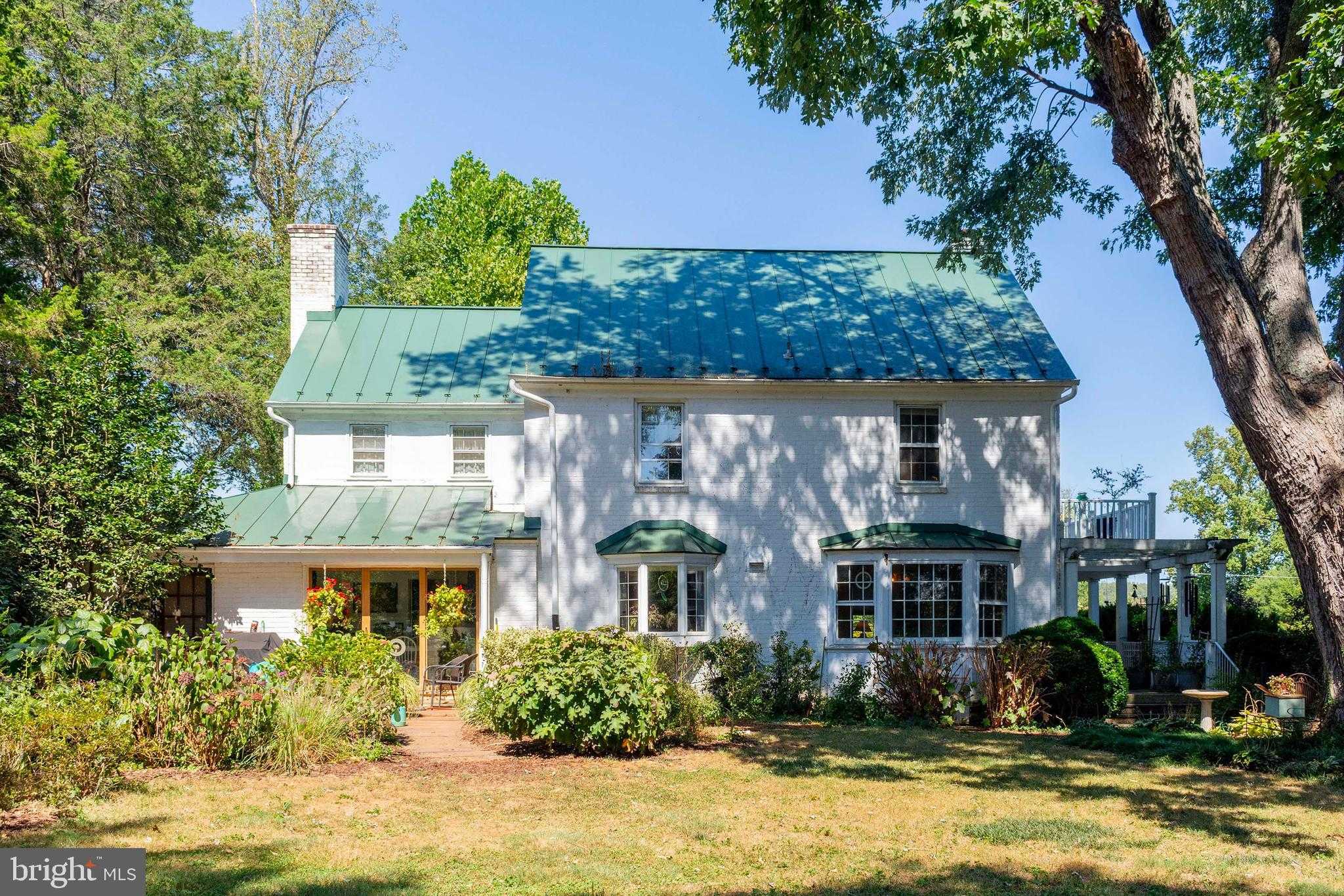 358 E Main St photo 52