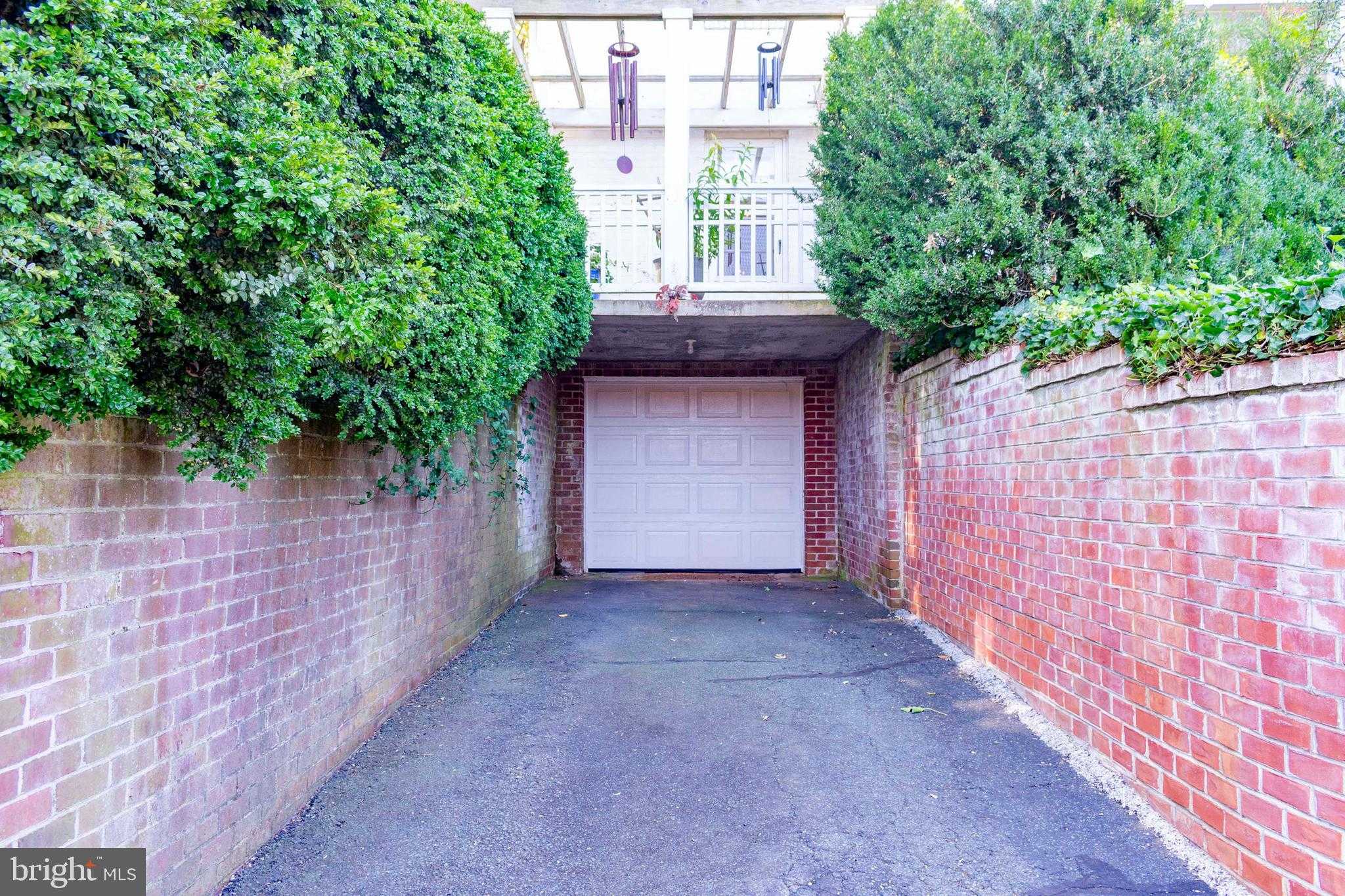 358 E Main St photo 58