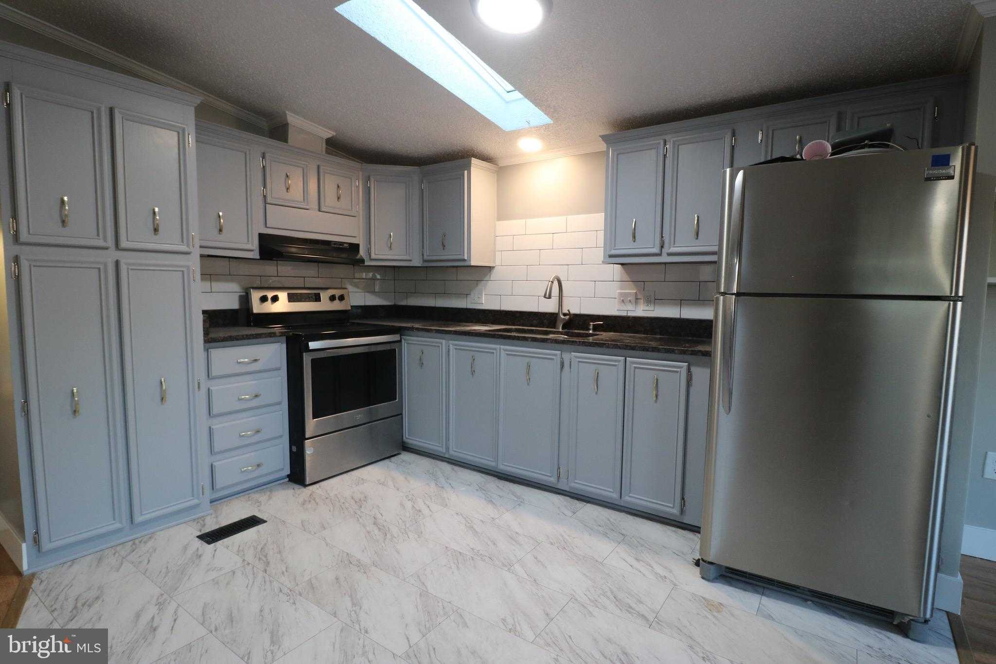 3 Tearose Dr photo 4