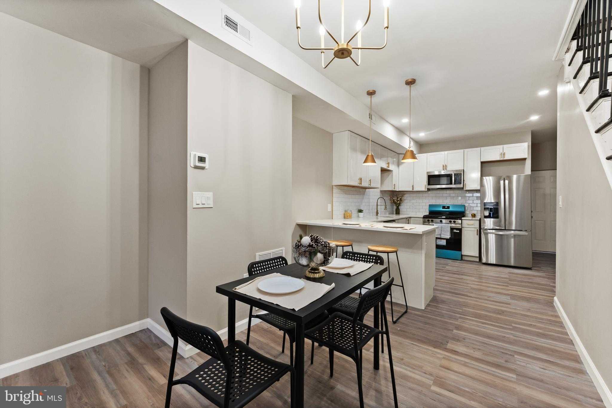 602 Denison St photo 3