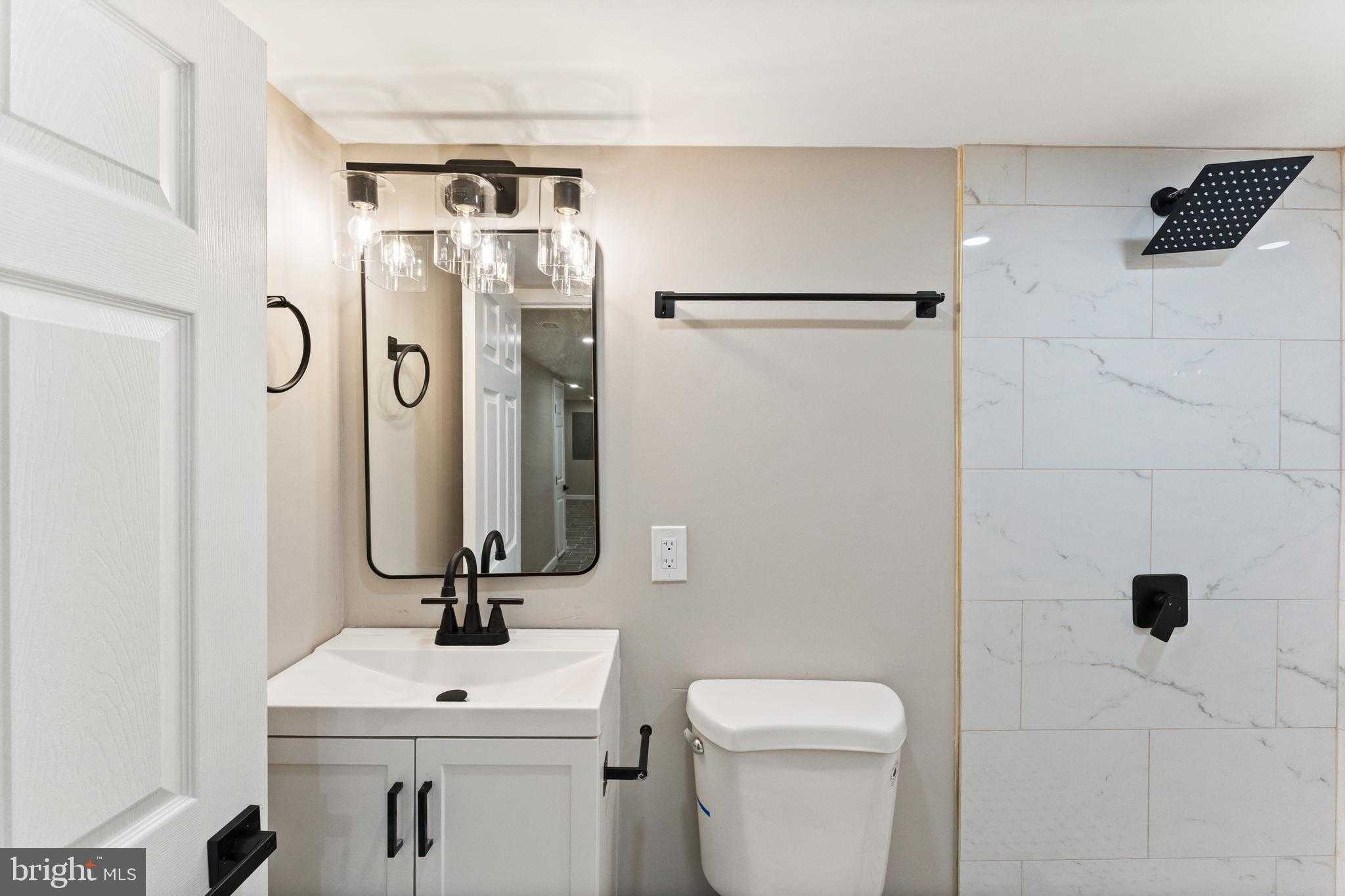 602 Denison St photo 8