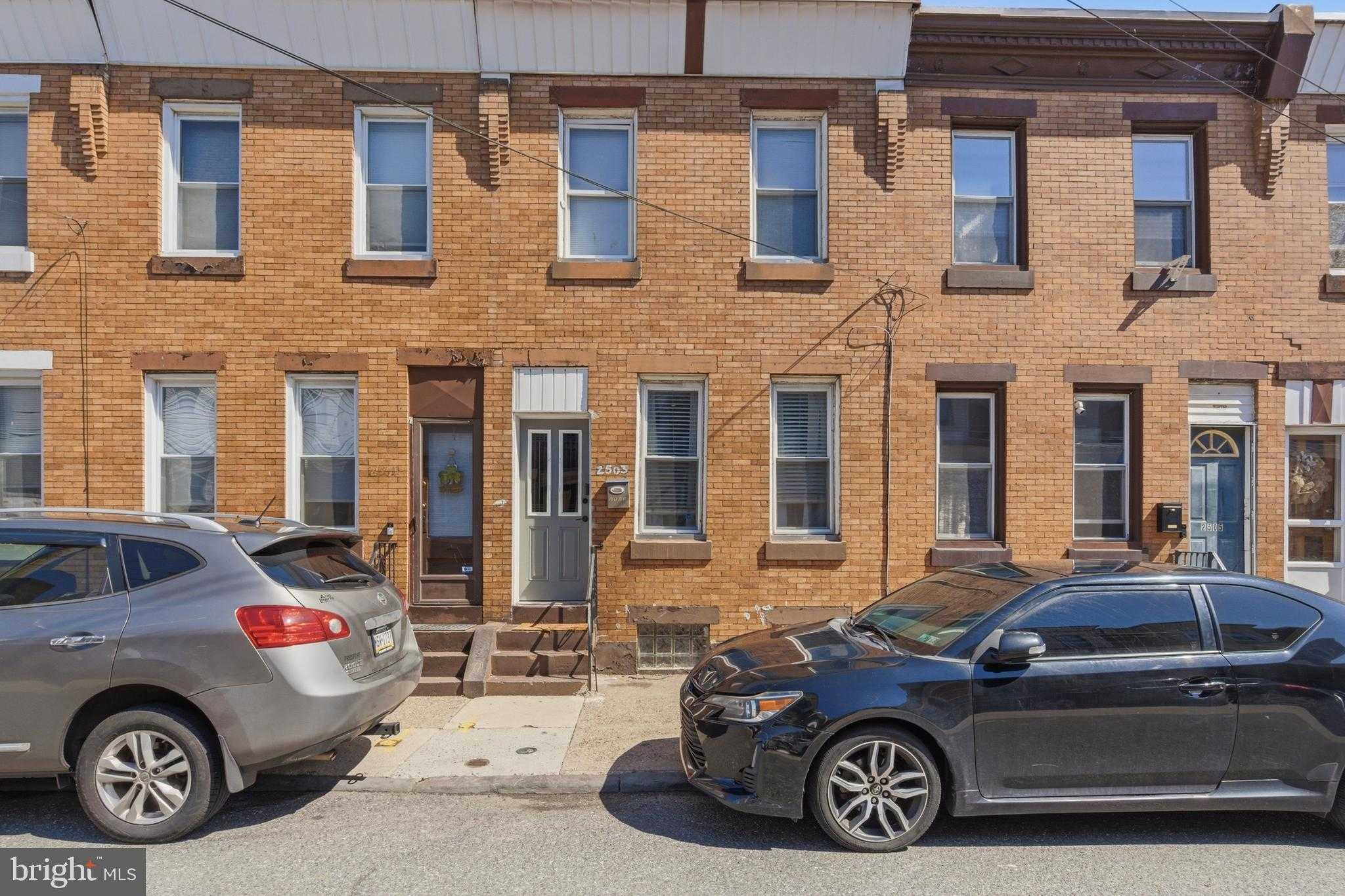 2503 E Oakdale St photo 2