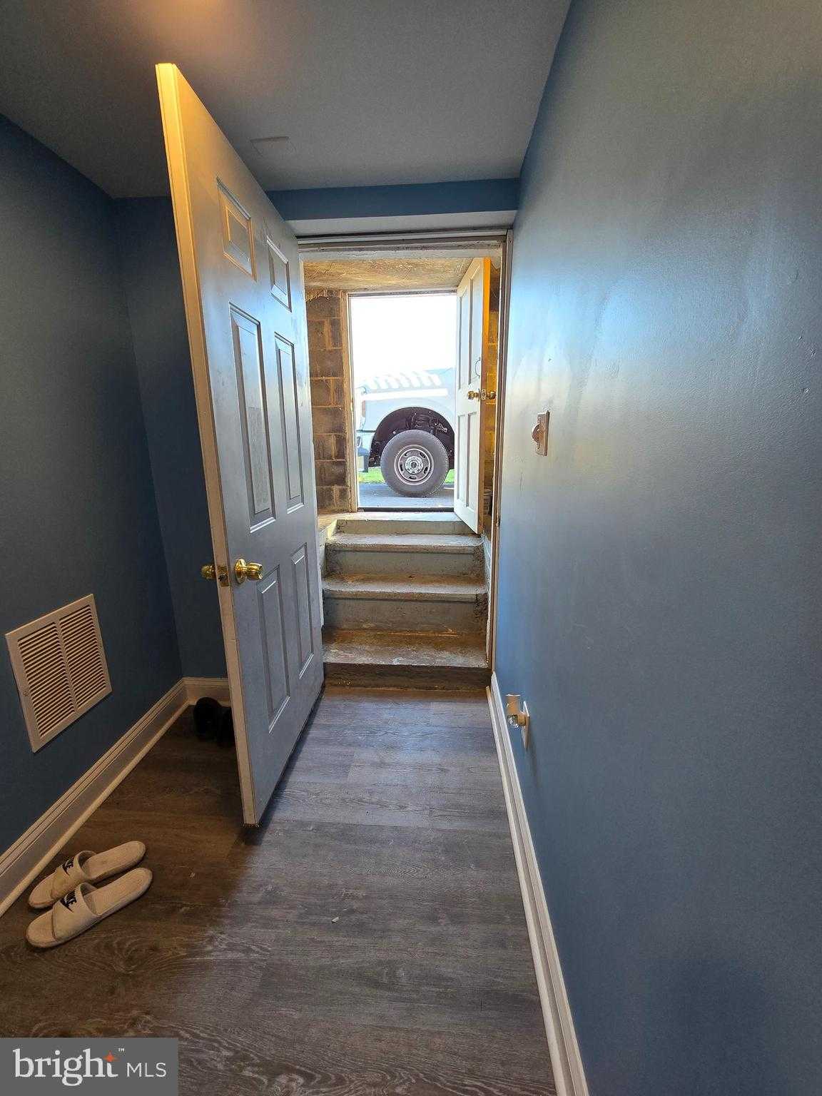 18023 Alpine Dr photo 31