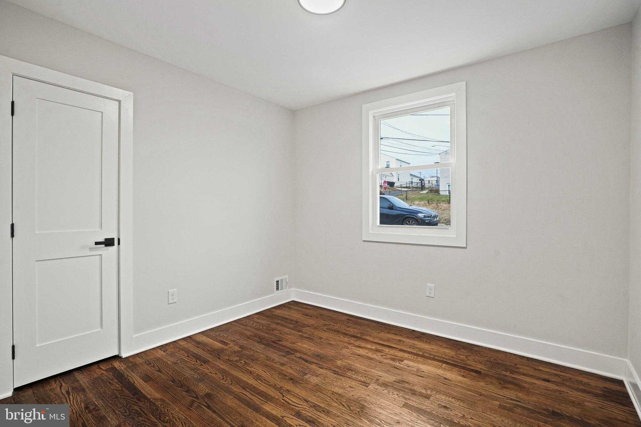 4201 Torque St photo 20