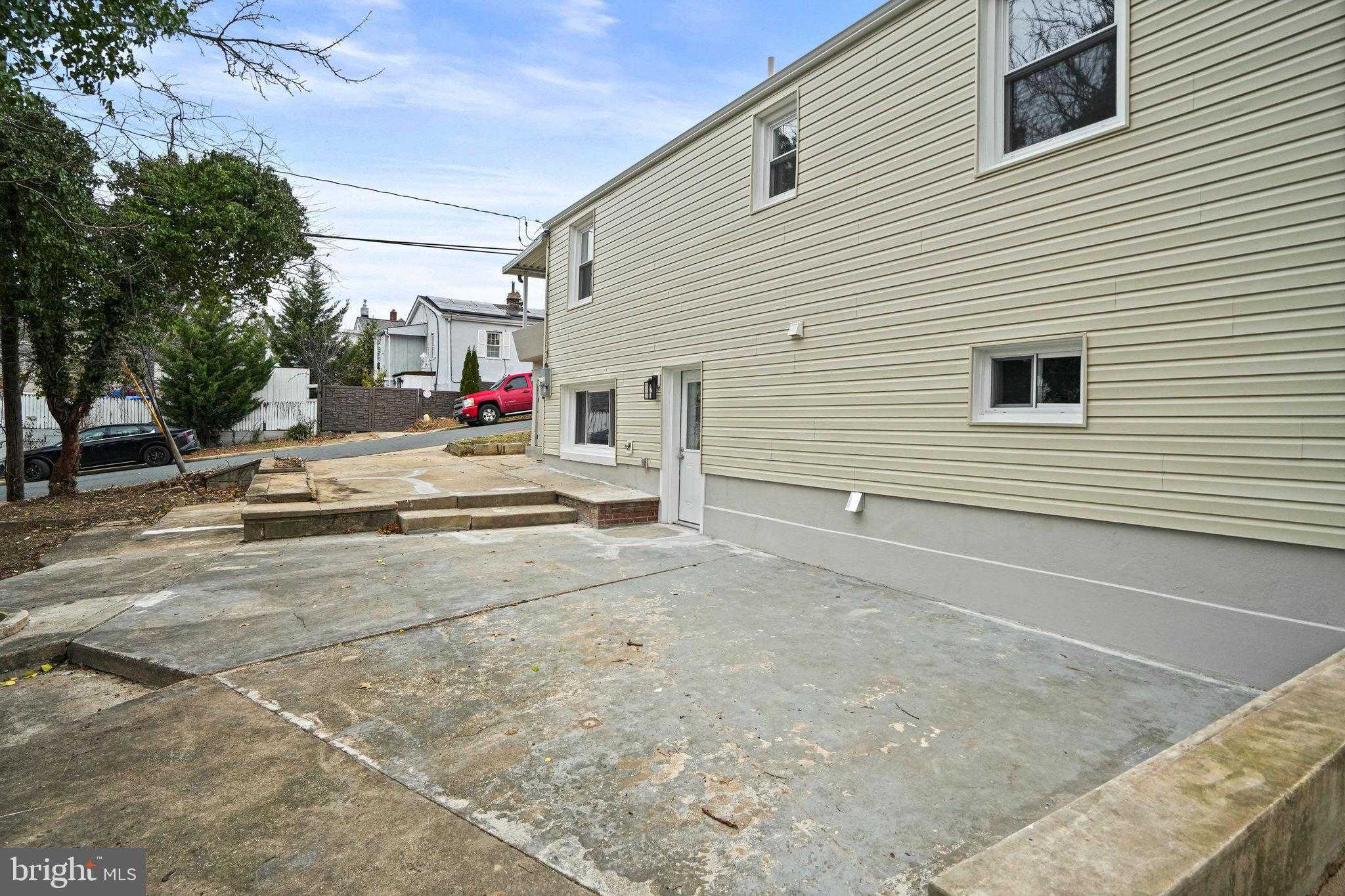 4201 Torque St photo 34