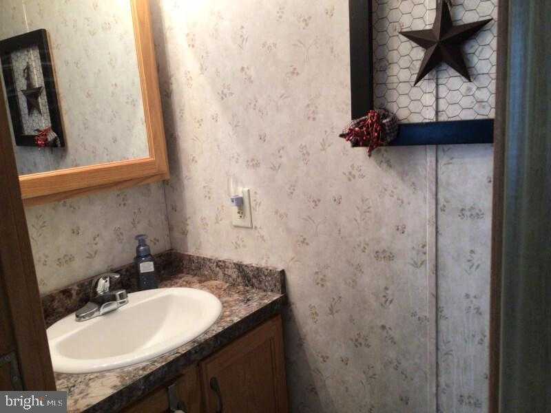 8014 Woodside Dr photo 12