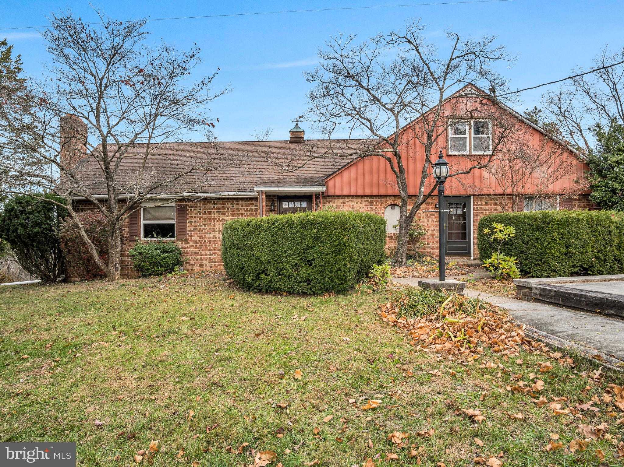 14 Garden Dr photo 2