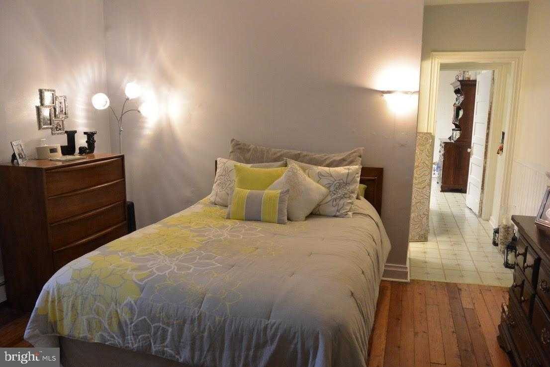 226 Poplar St photo 2