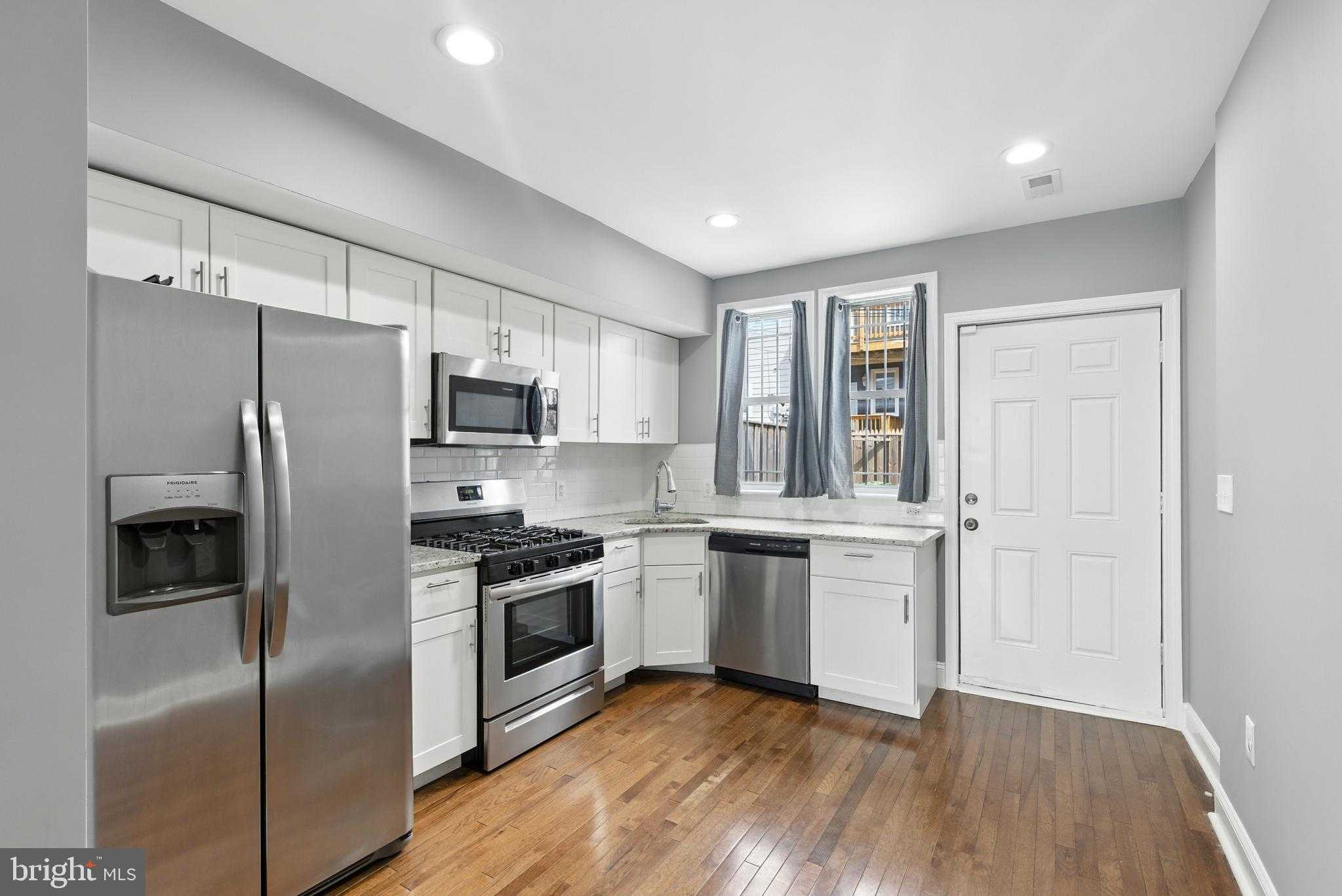 2220 Henneman Ave photo 4