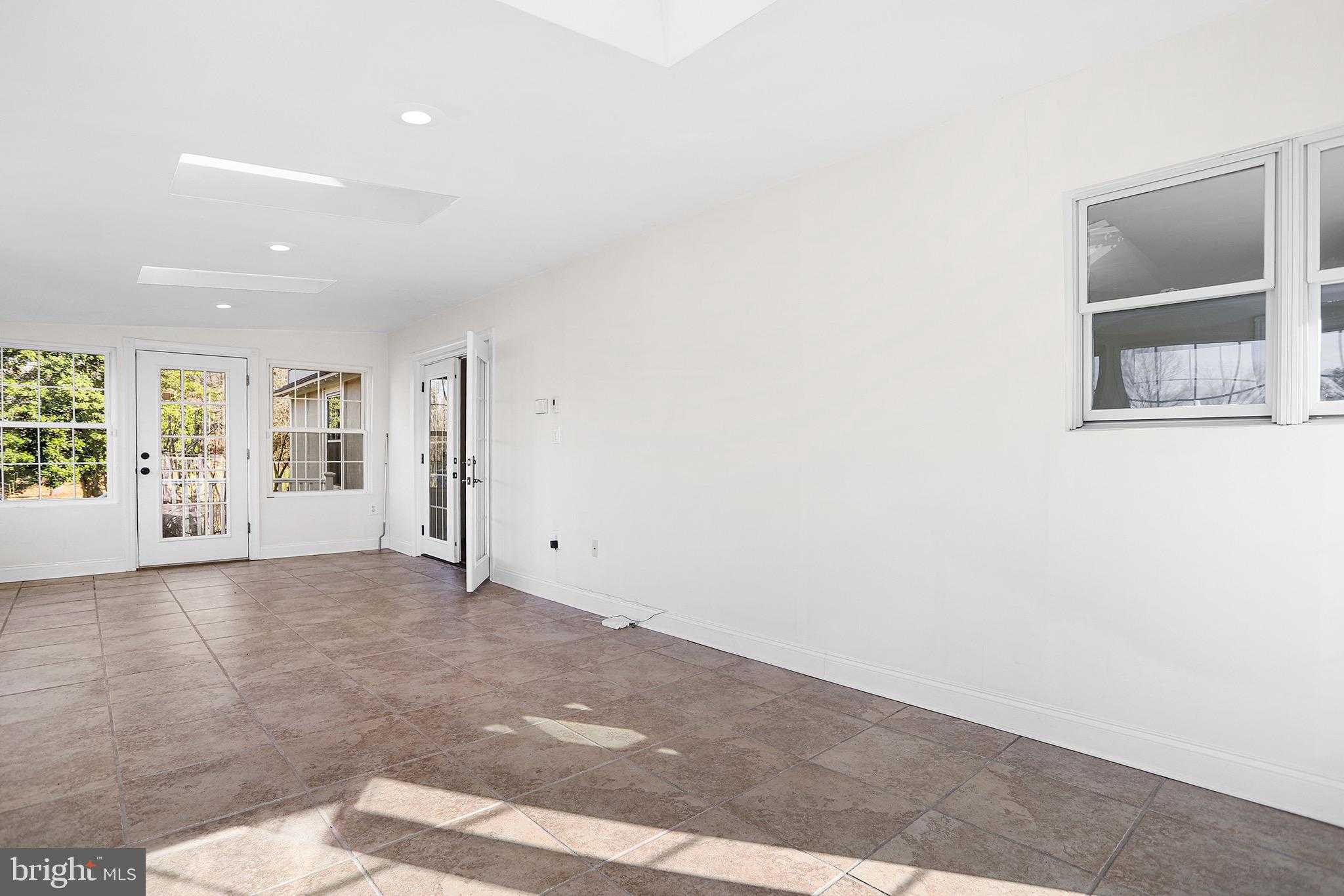 1185 W Street Rd photo 4