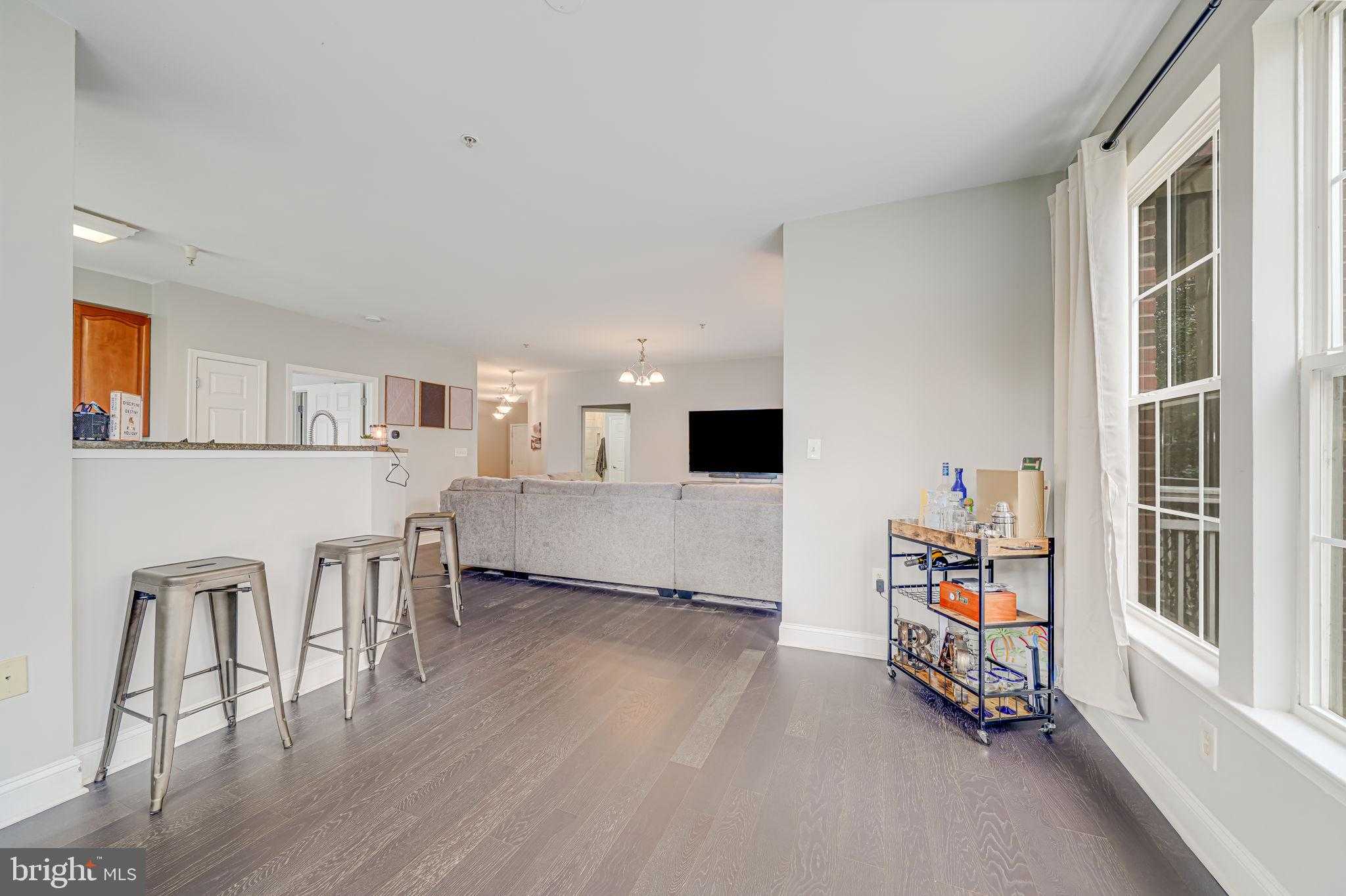 801 S Greenbrier St Apt 113 photo 4