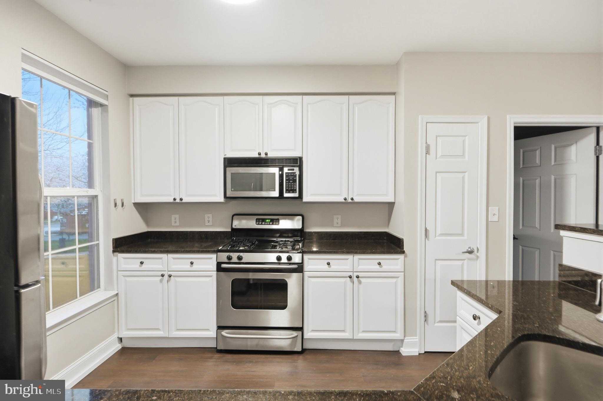 801 S Greenbrier St Apt 113 photo 8