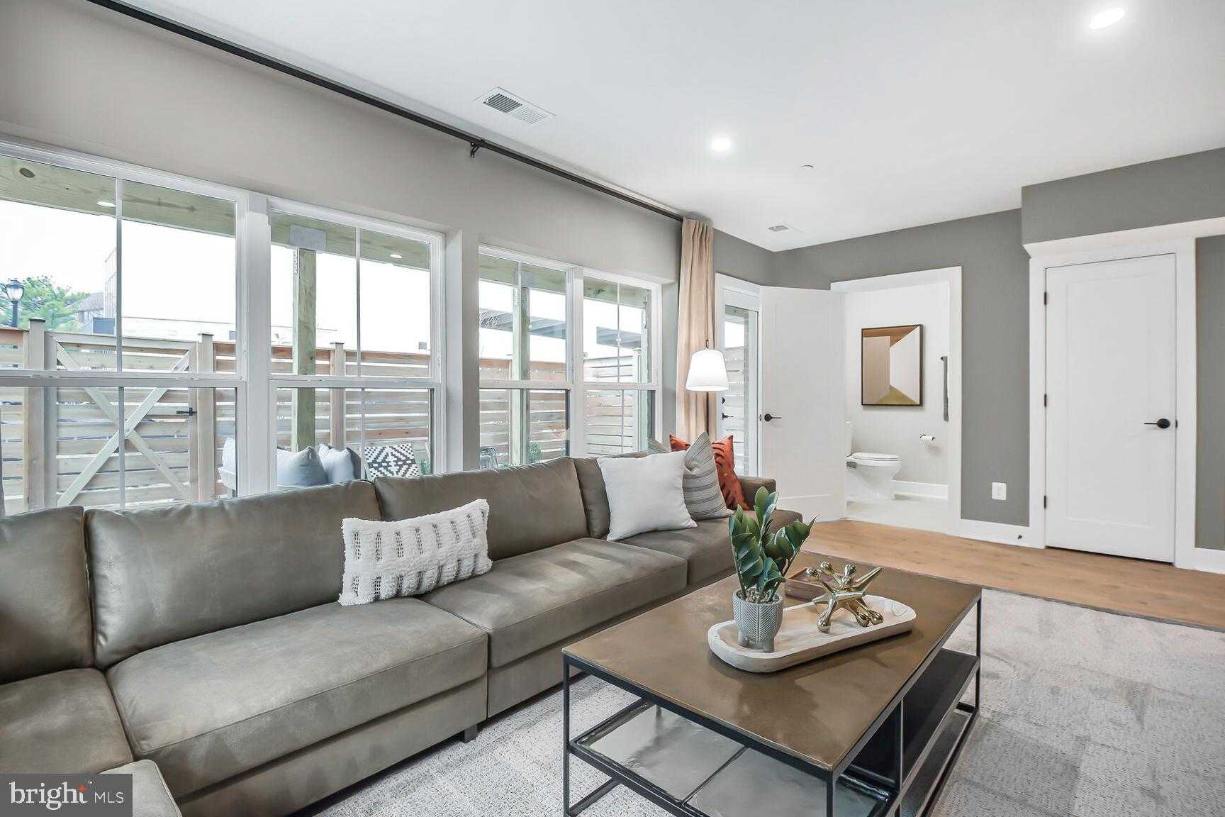 1249 Hillgate Pl photo 22