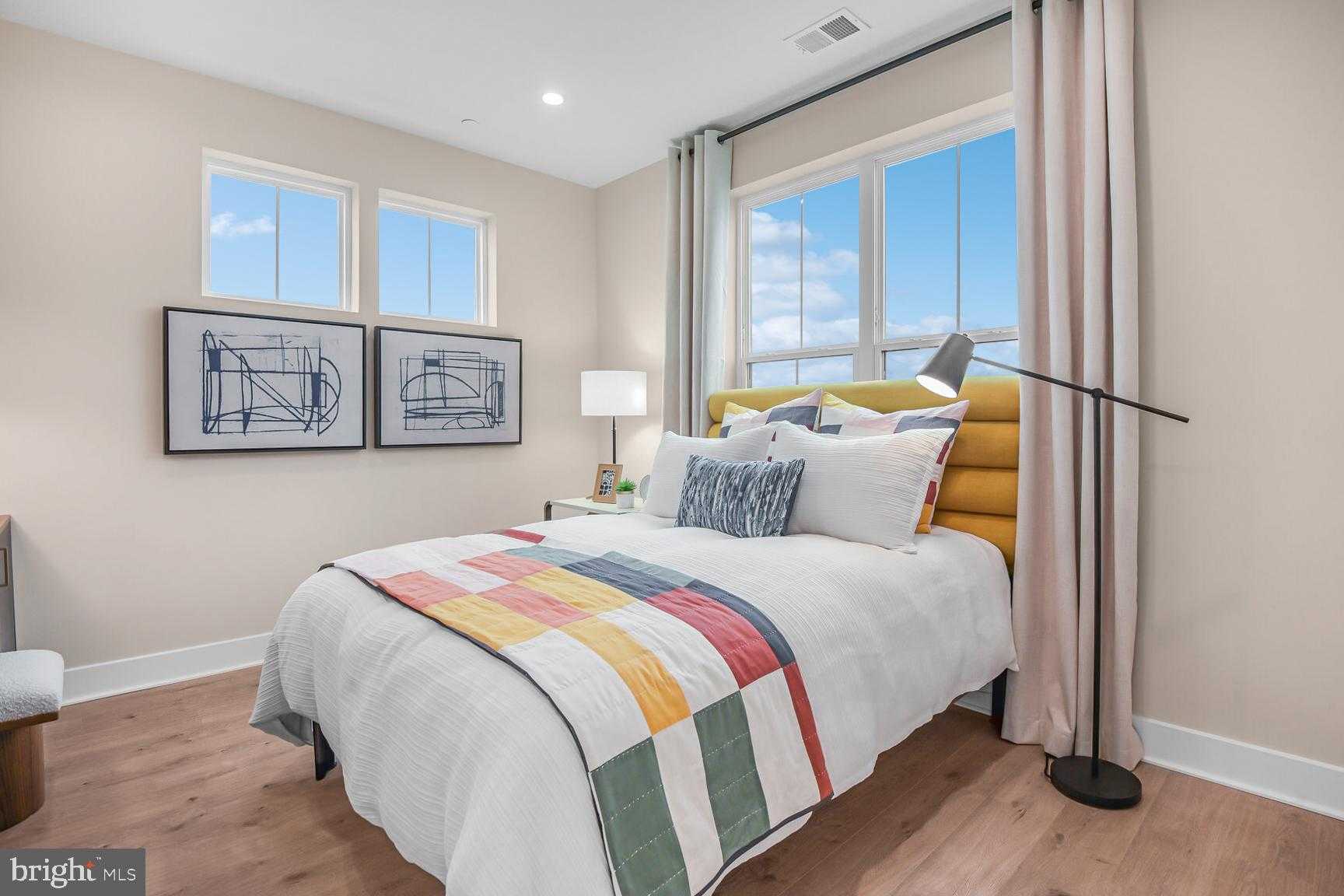 1249 Hillgate Pl photo 23