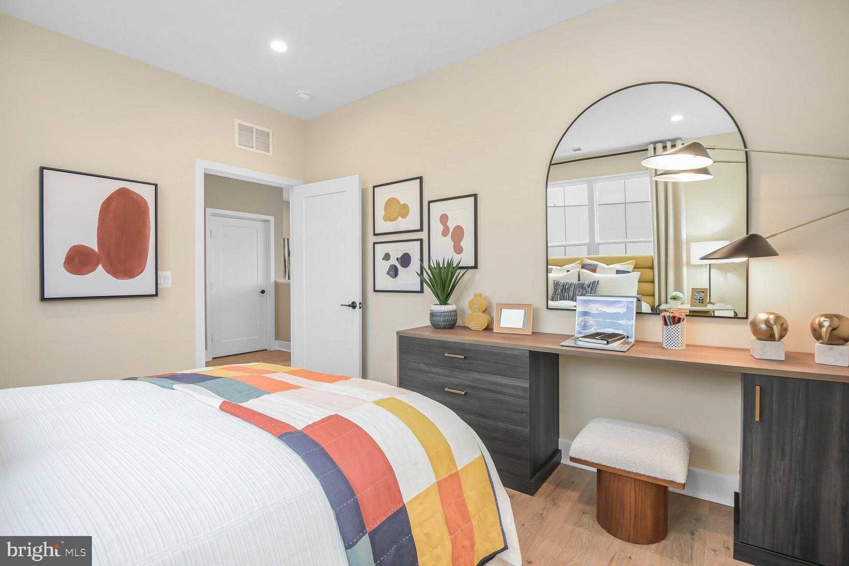 1249 Hillgate Pl photo 24