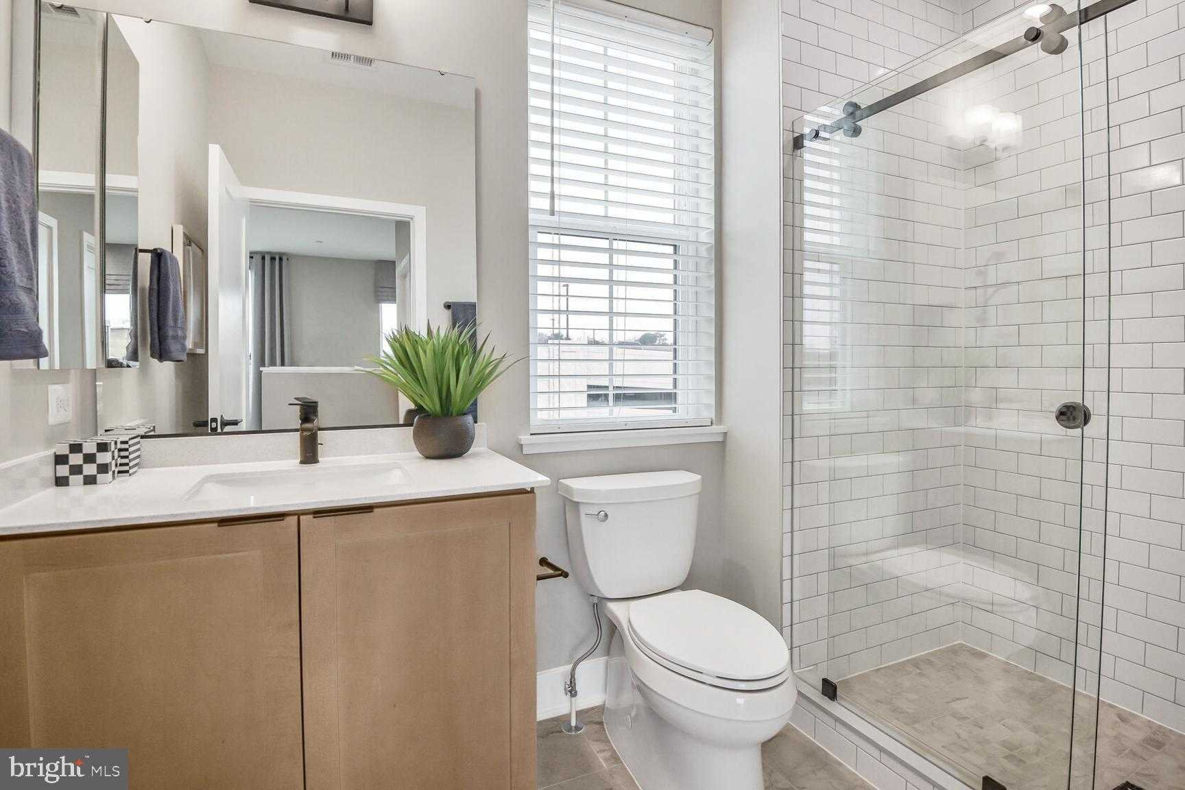 1249 Hillgate Pl photo 28