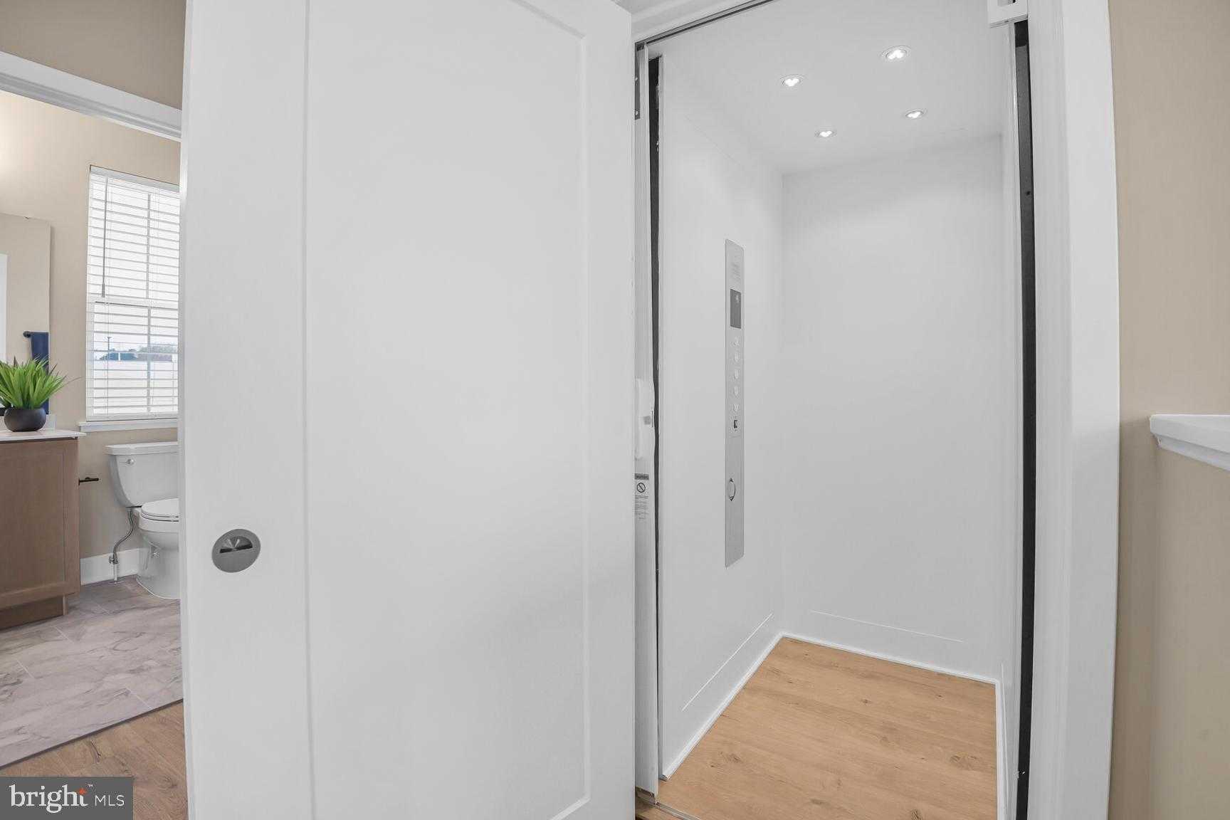 1249 Hillgate Pl photo 29