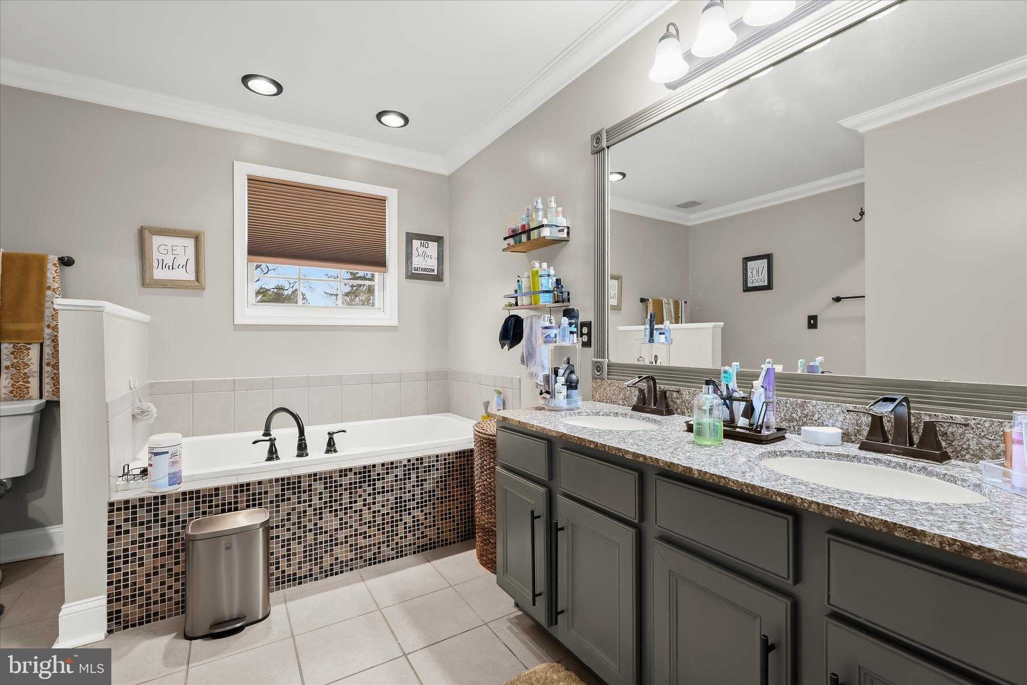 9208 Liberty Rd photo 20