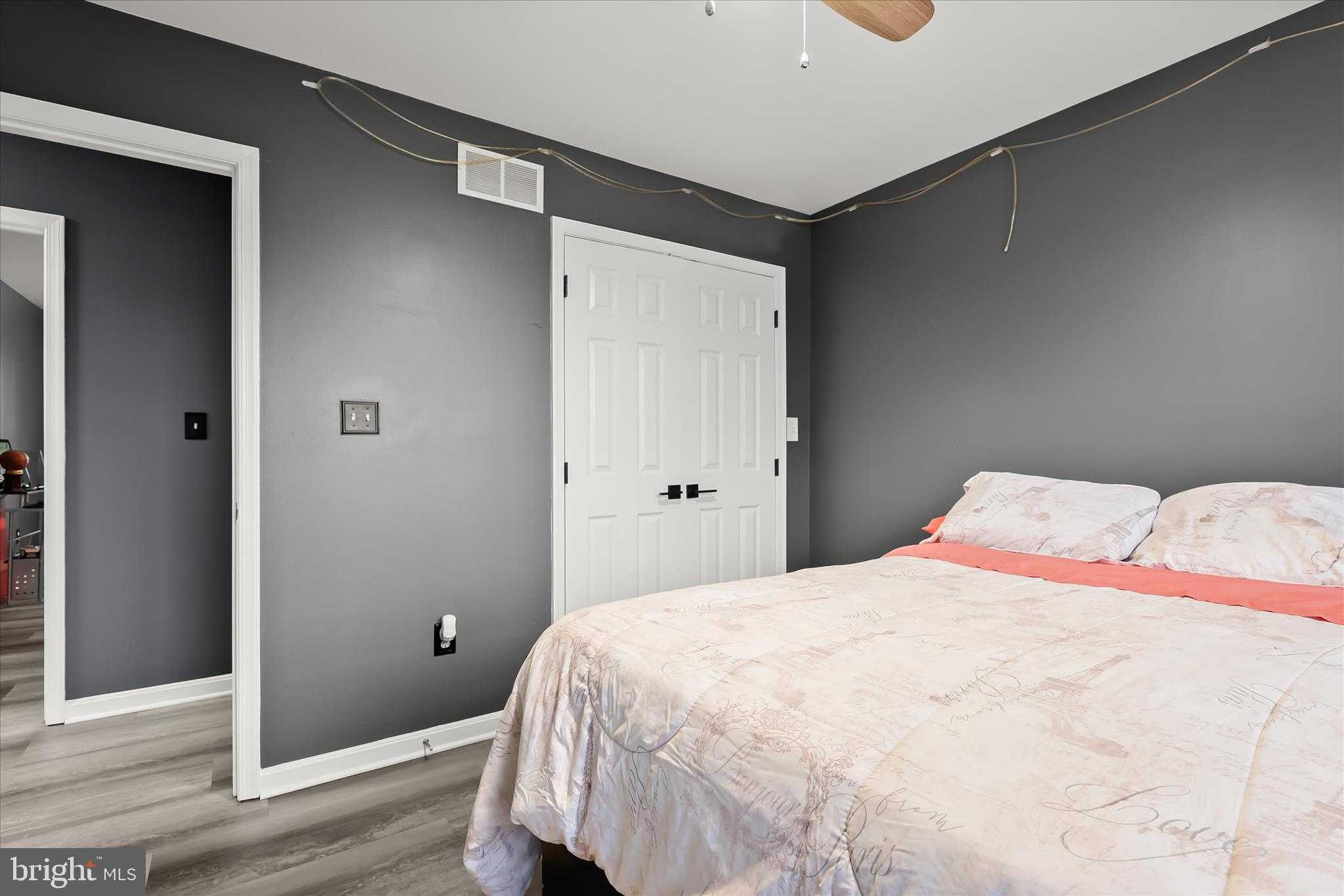 9208 Liberty Rd photo 22