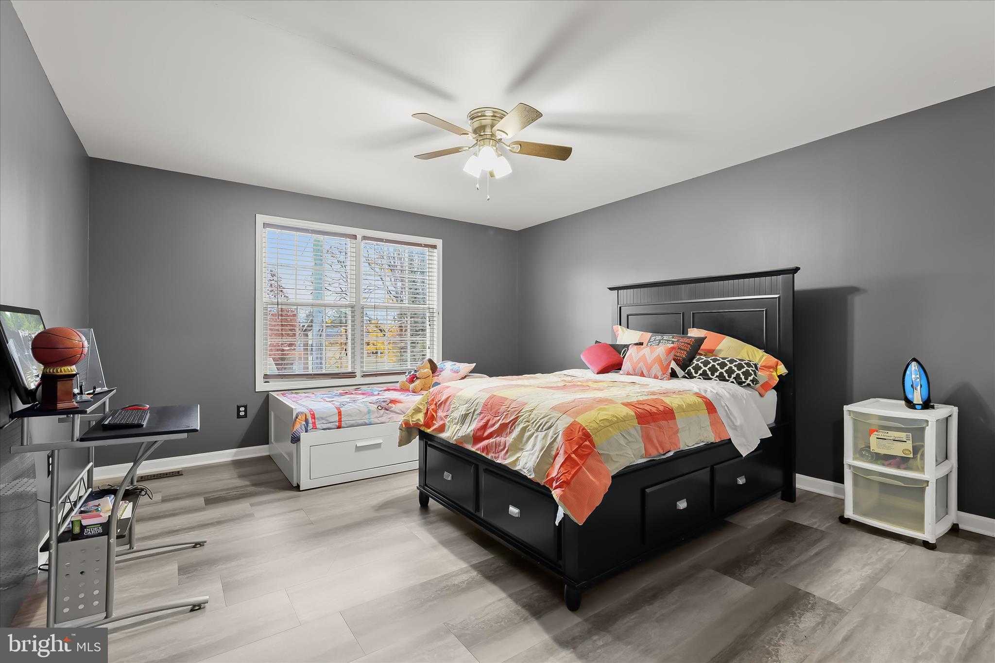 9208 Liberty Rd photo 23