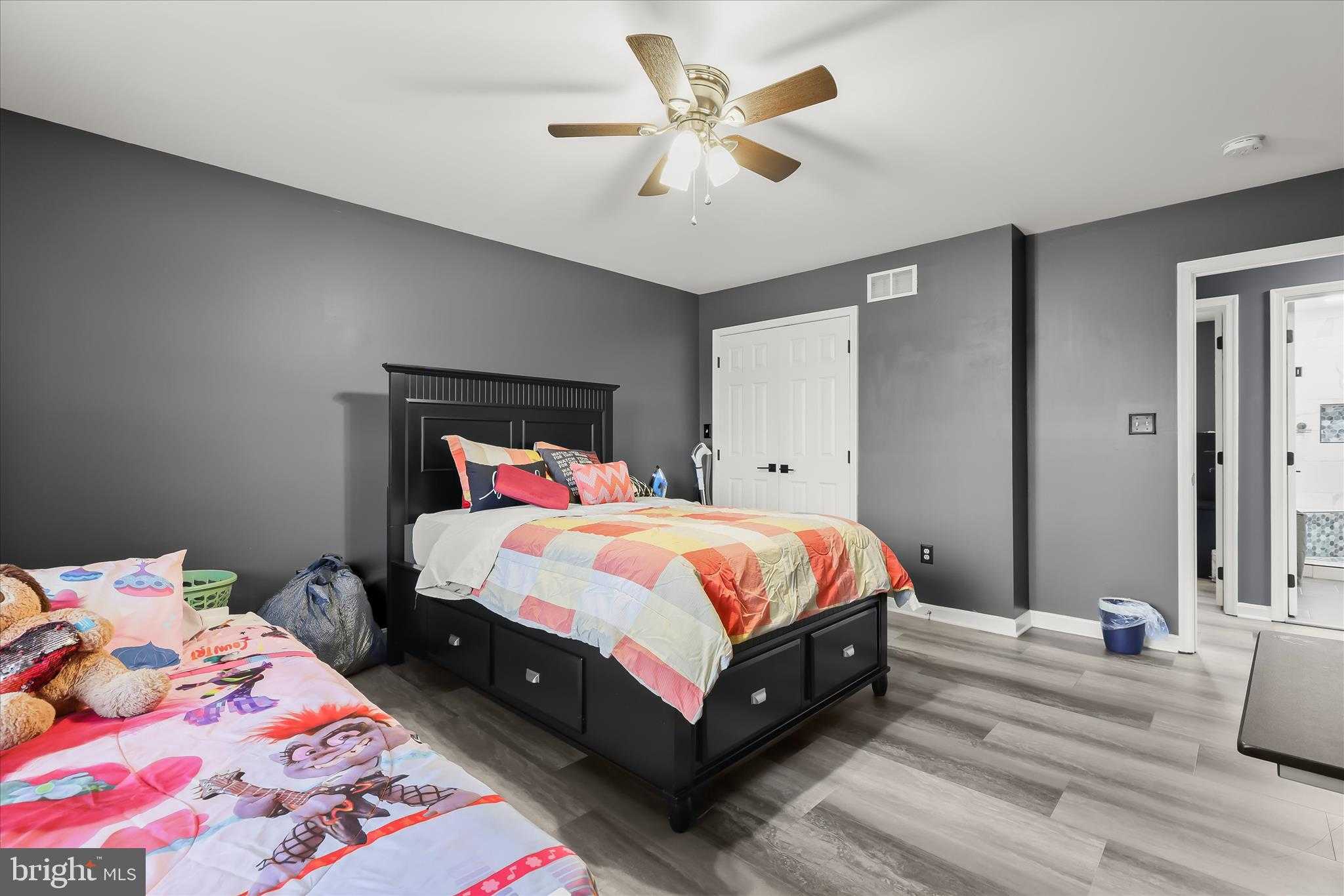 9208 Liberty Rd photo 24