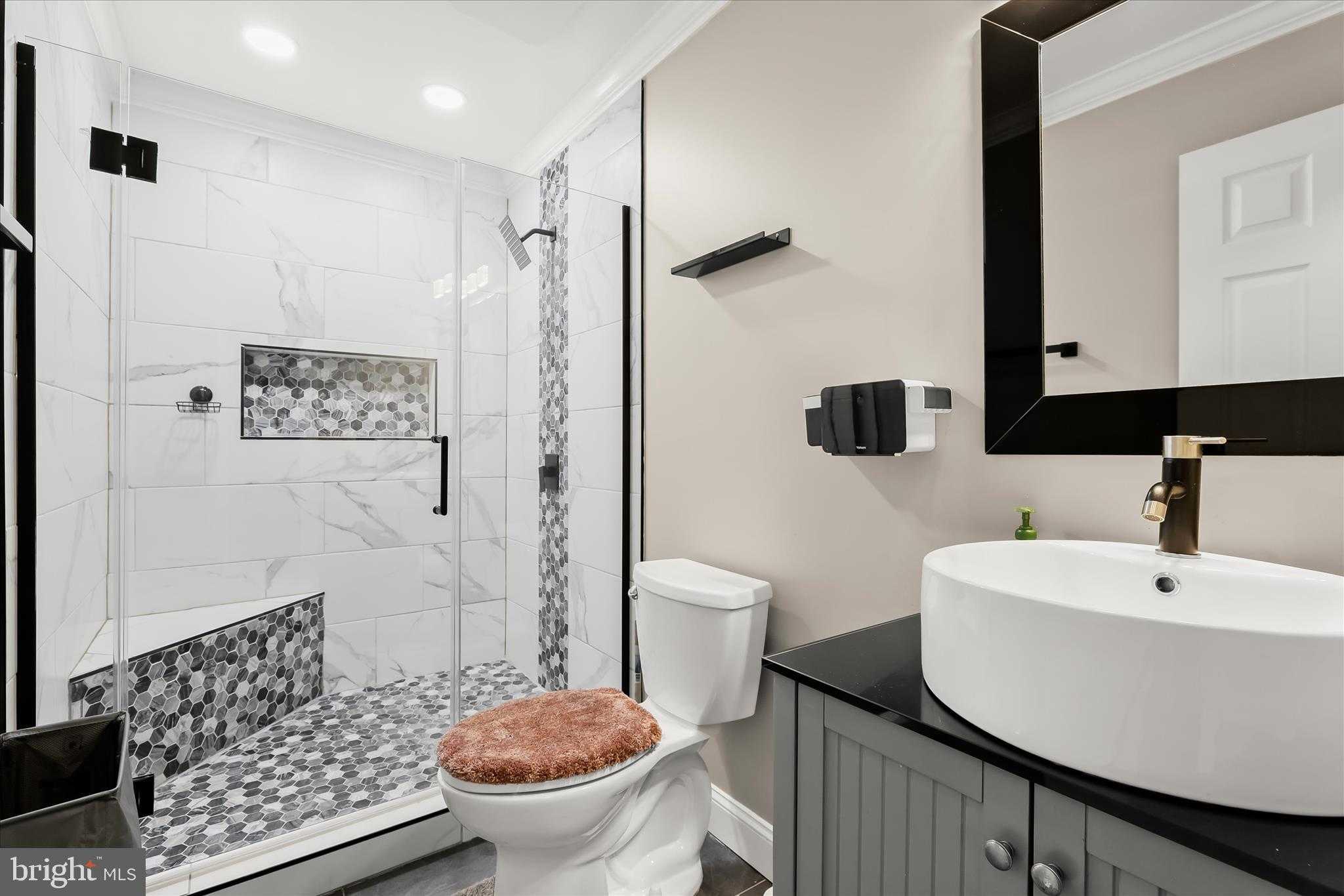 9208 Liberty Rd photo 26