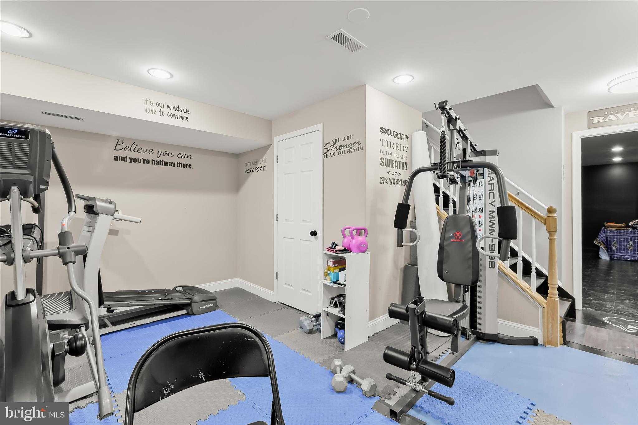 9208 Liberty Rd photo 32