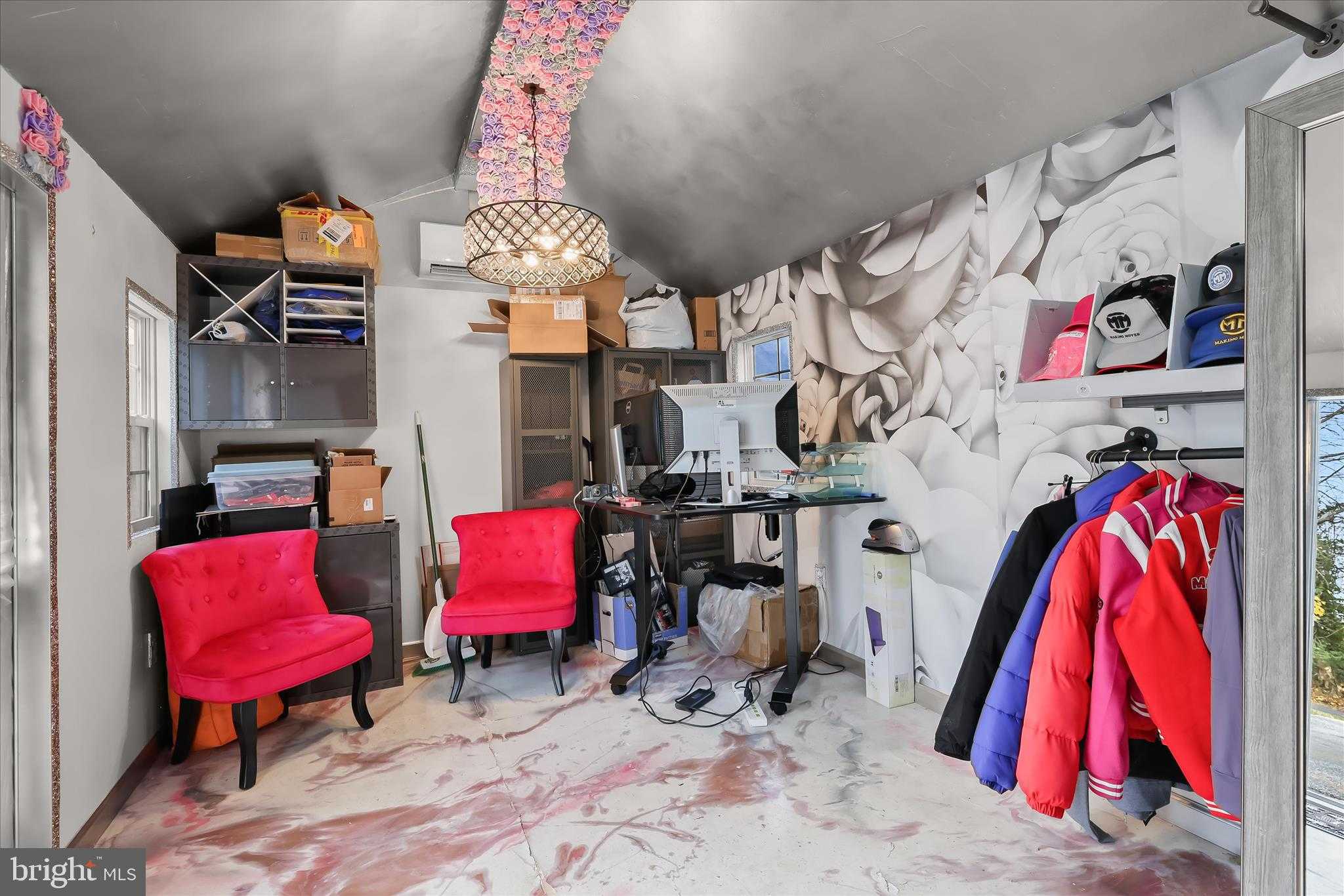 9208 Liberty Rd photo 37