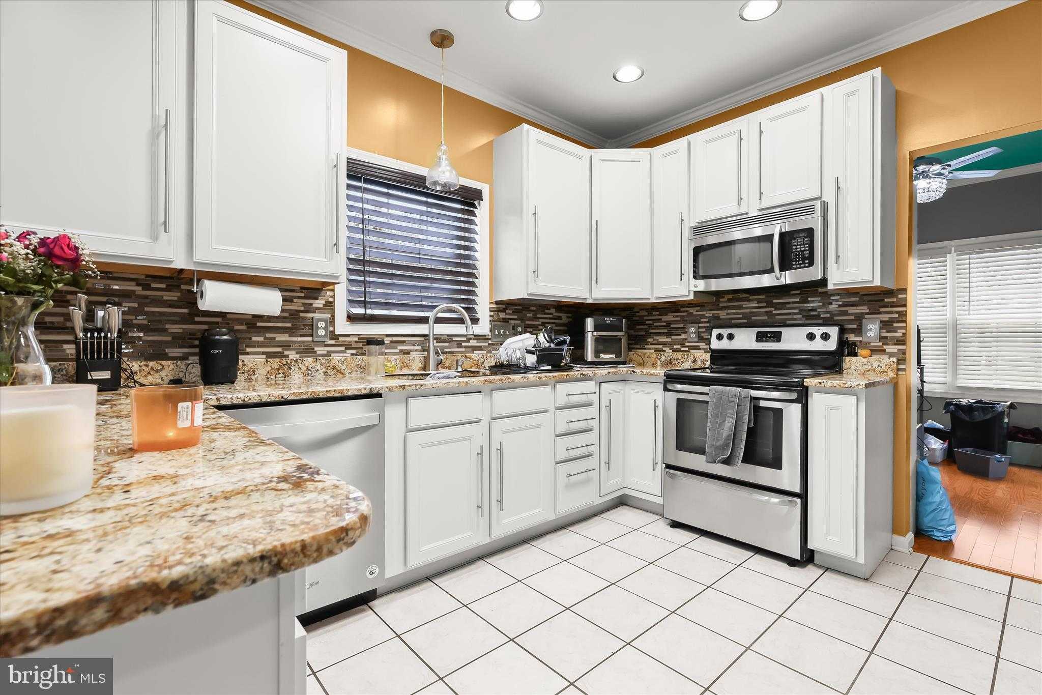 9208 Liberty Rd photo 9