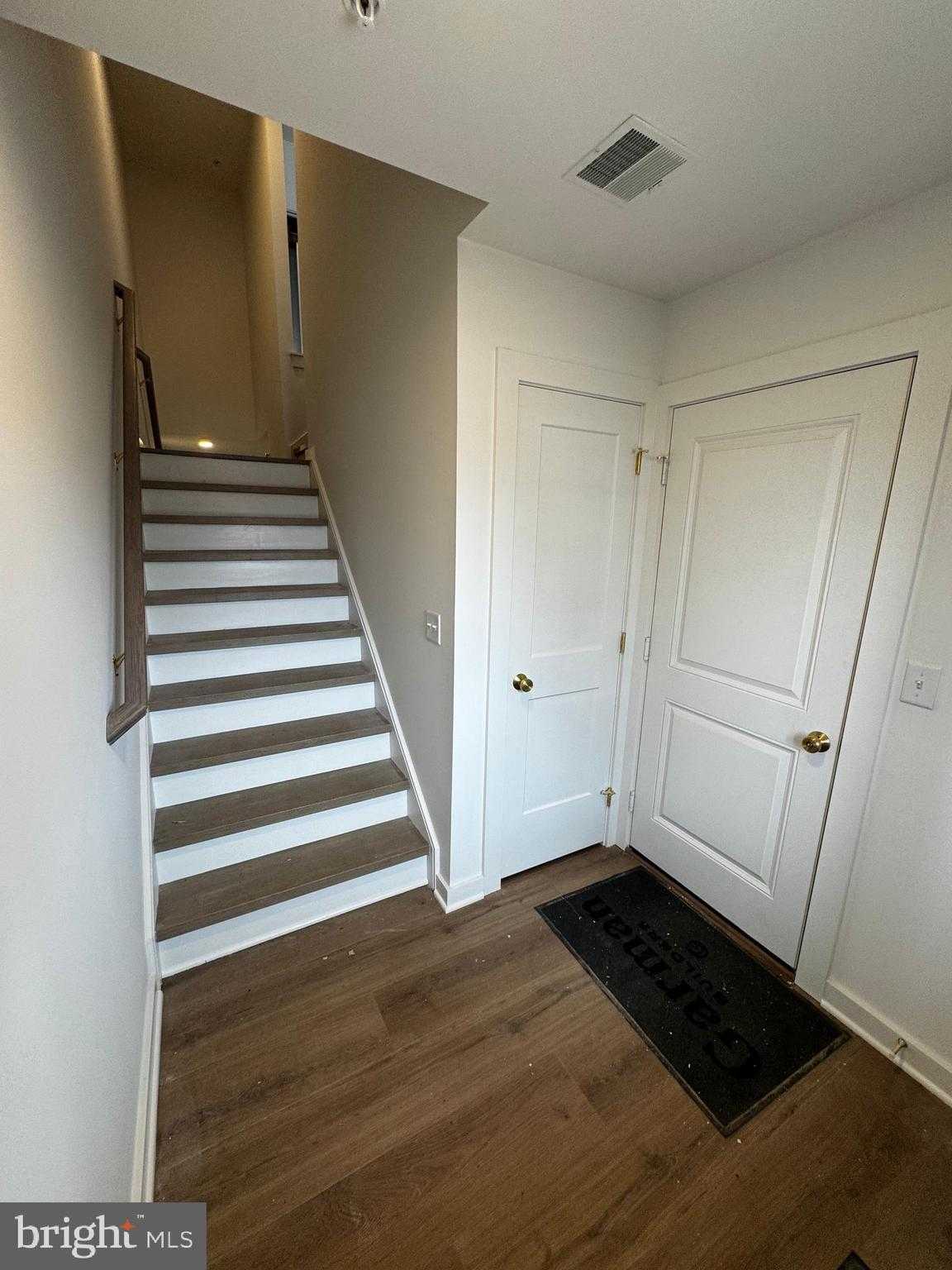 185 Trailside Ct photo 2