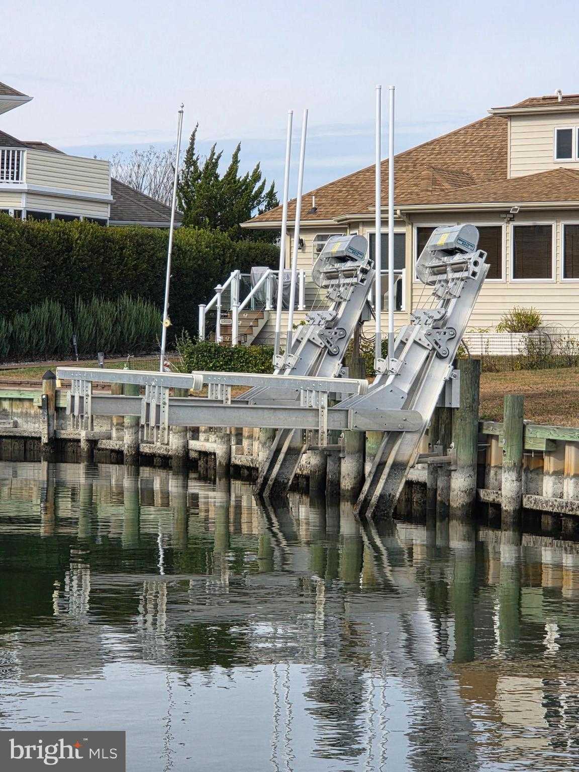 4 Leslie Mews photo 16