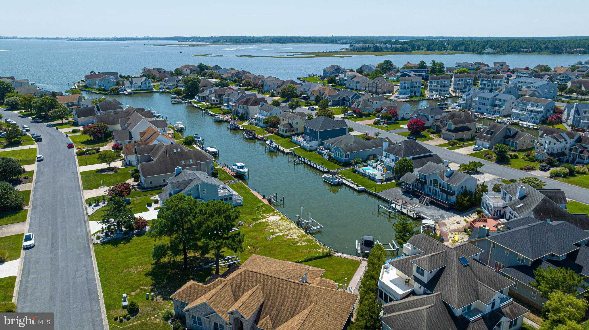 4 Leslie Mews photo 2