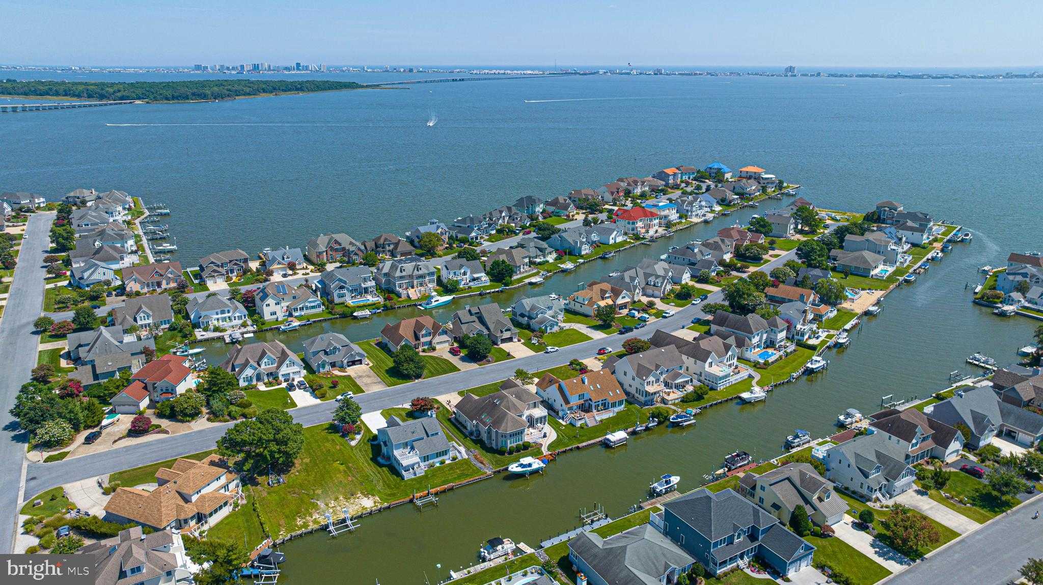 4 Leslie Mews photo 6