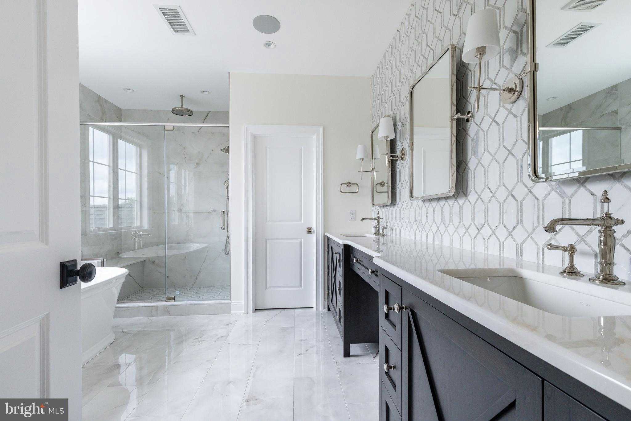 109 Lexington Mnr photo 11