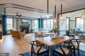 111 Lexington Mnr photo 7