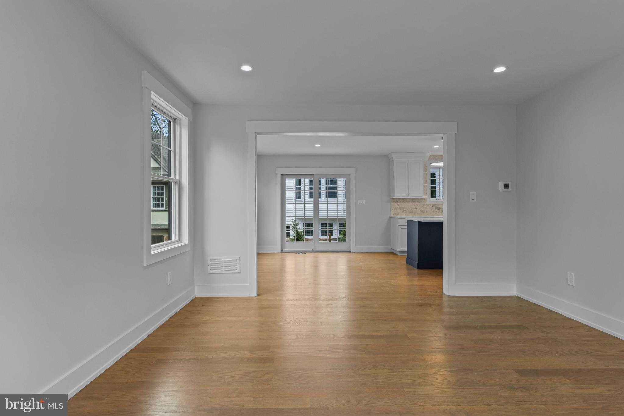 129 Rockland Ave photo 7