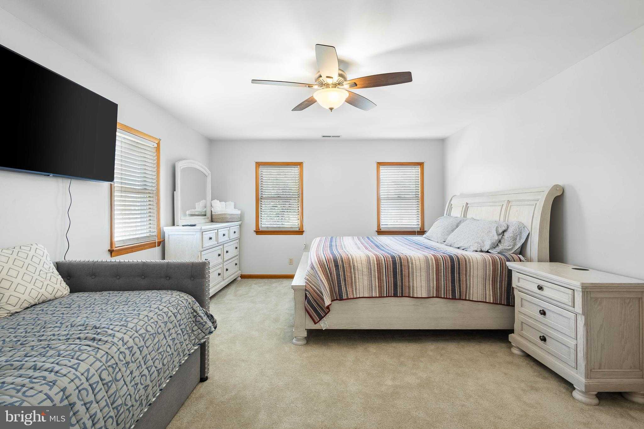 994 N Glebe Rd photo 37