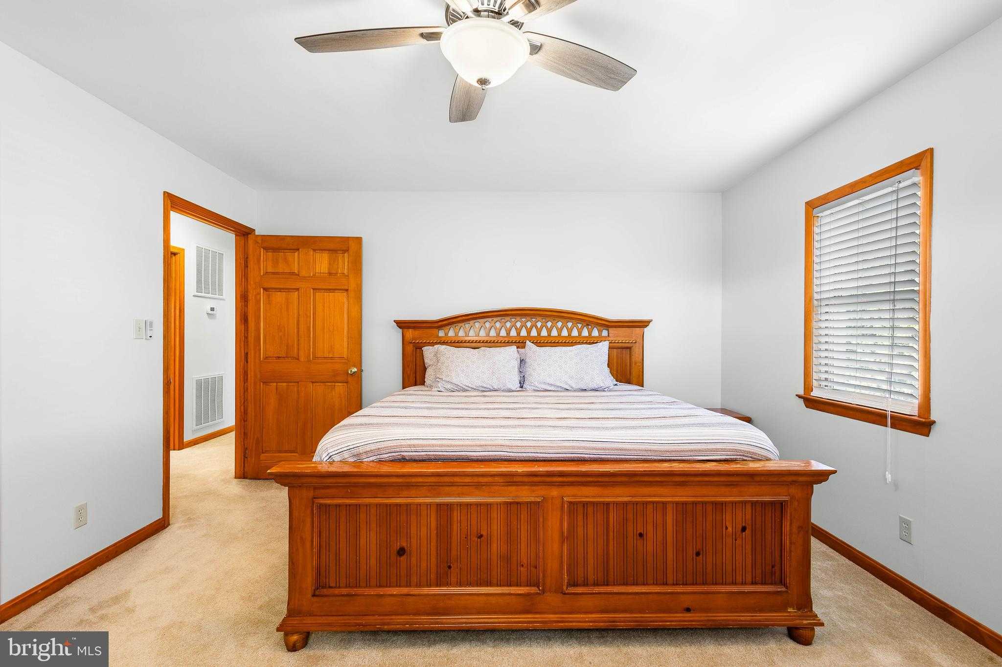 994 N Glebe Rd photo 40